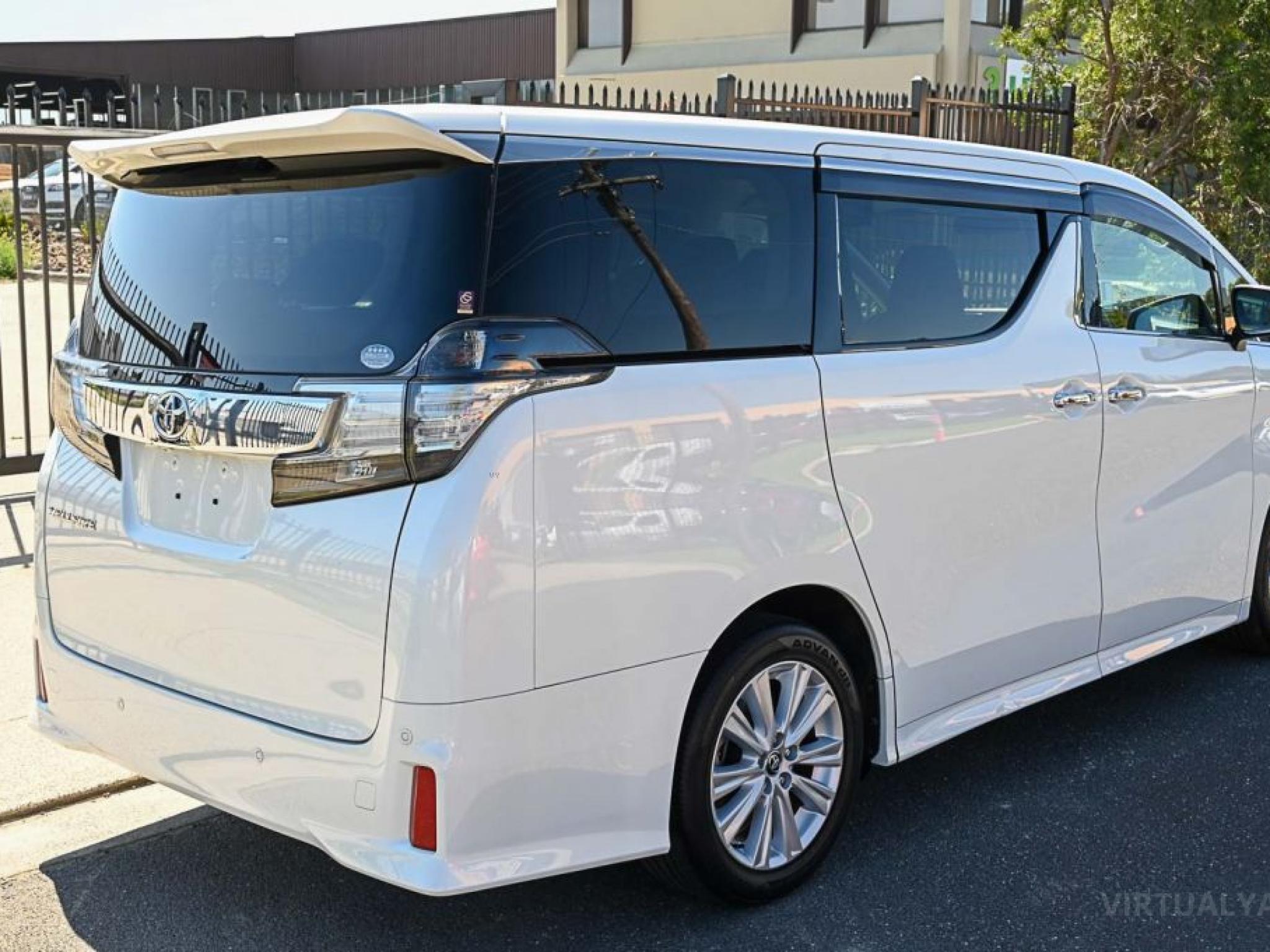 TOYOTA VELLFIRE