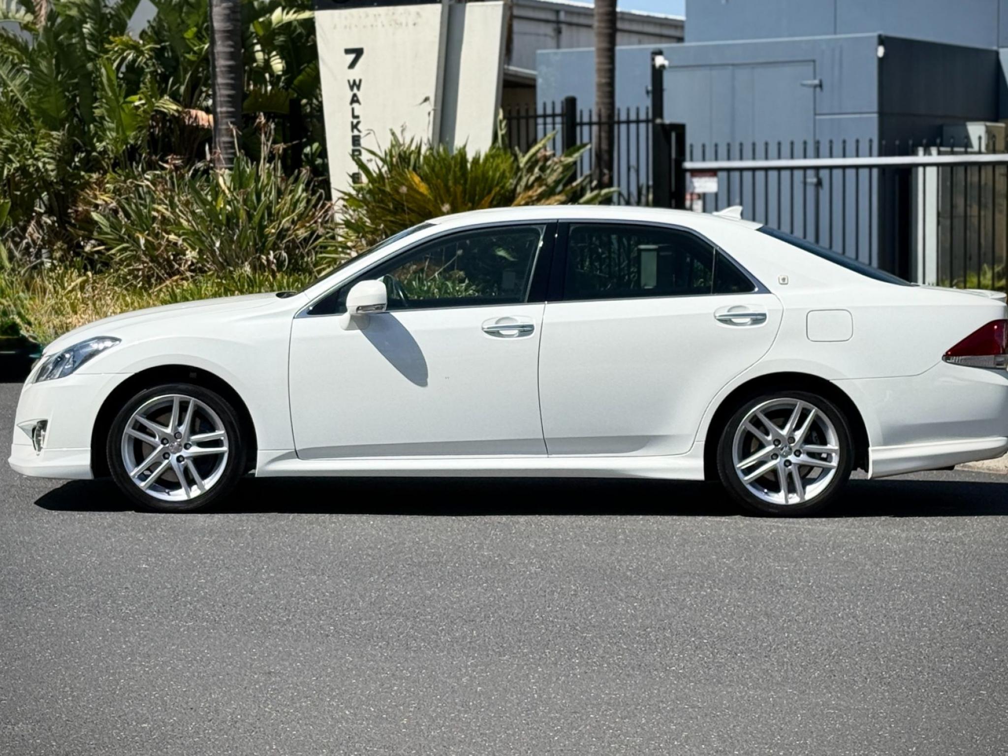 Toyota Crown Athlete