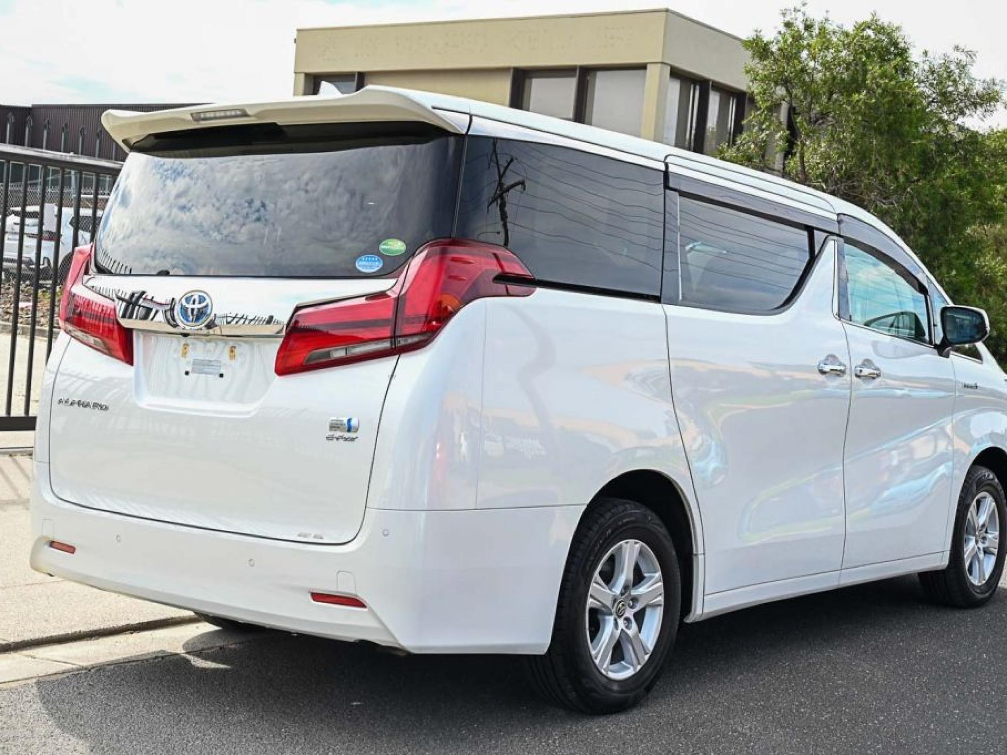 TOYOTA ALPHARD