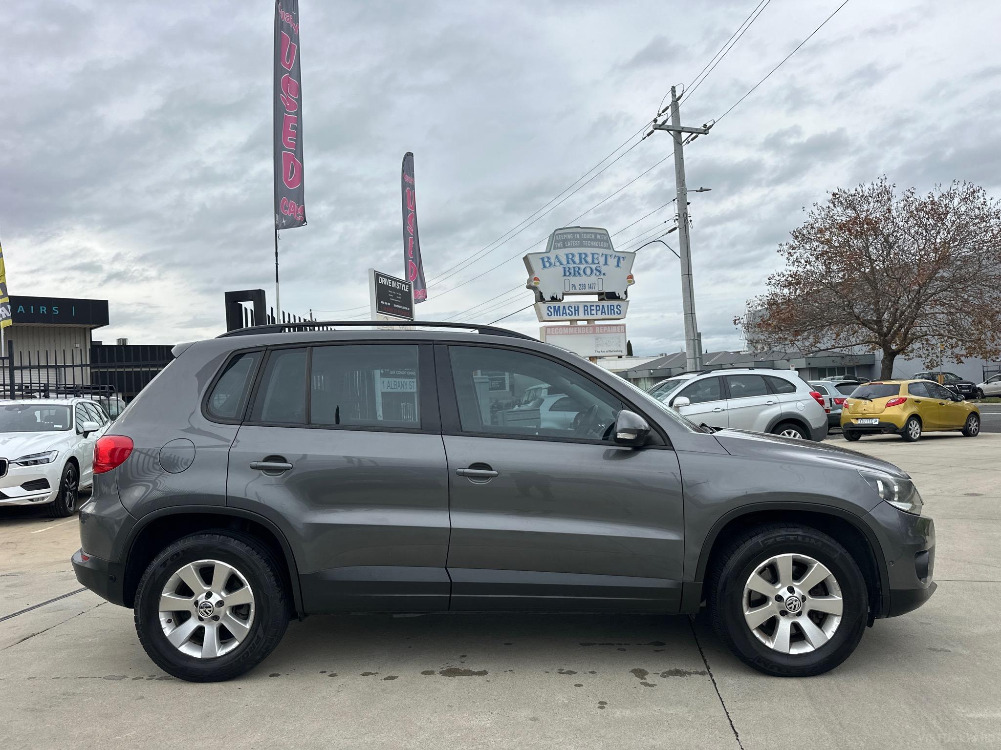 VOLKSWAGEN TIGUAN