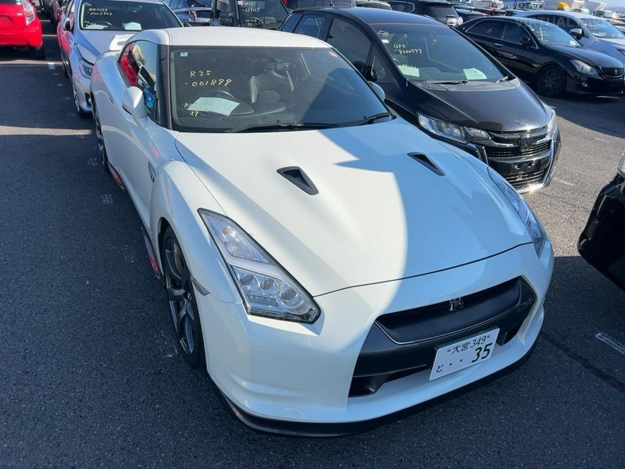 Nissan GT-R