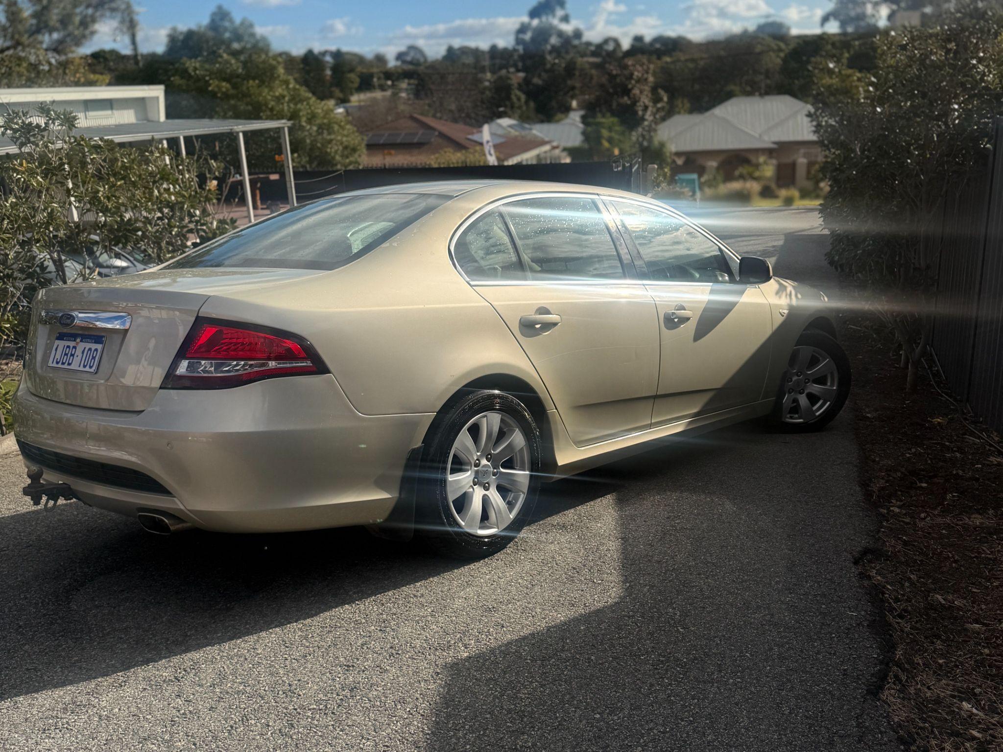 FORD FALCON