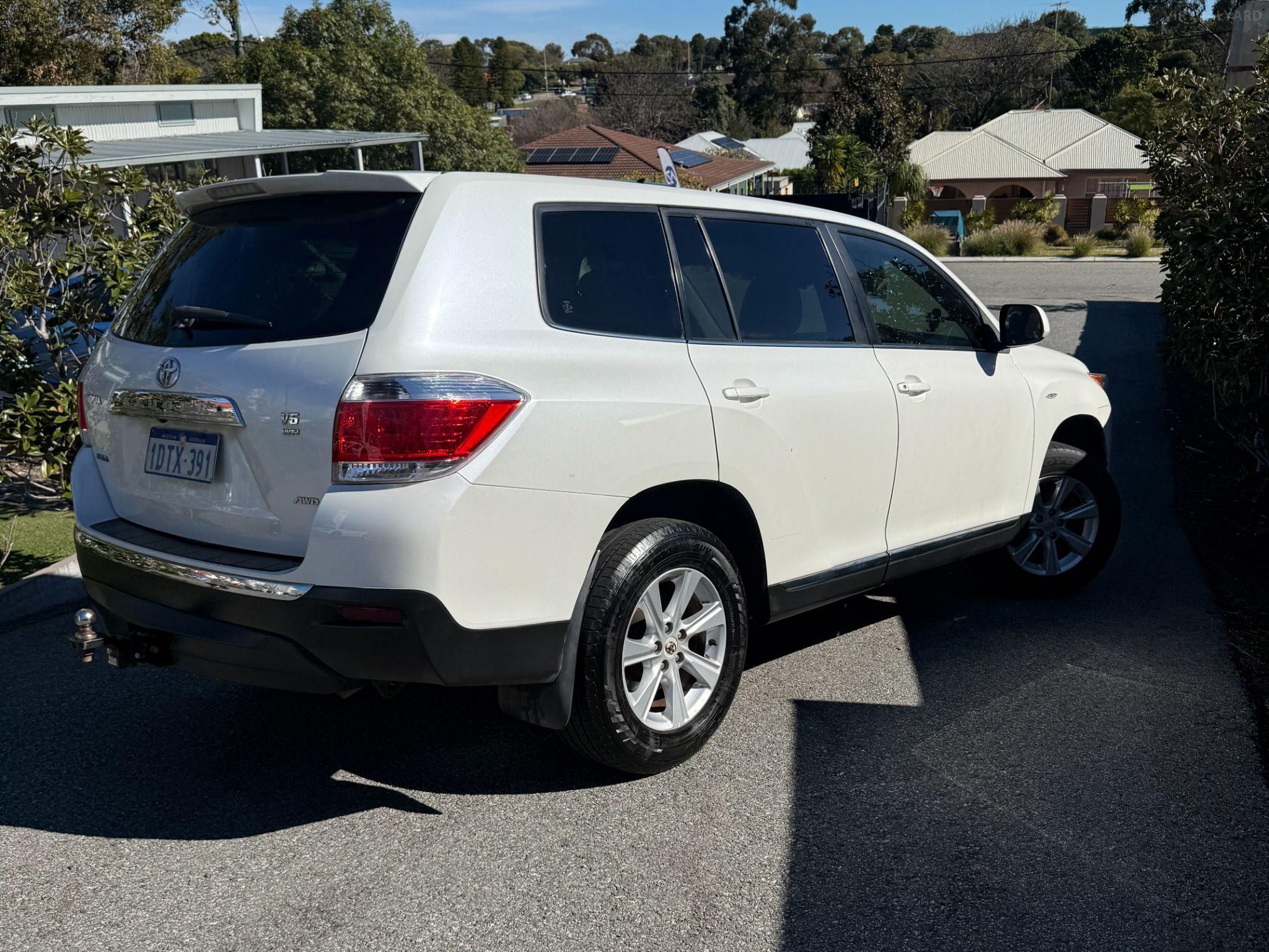 TOYOTA KLUGER