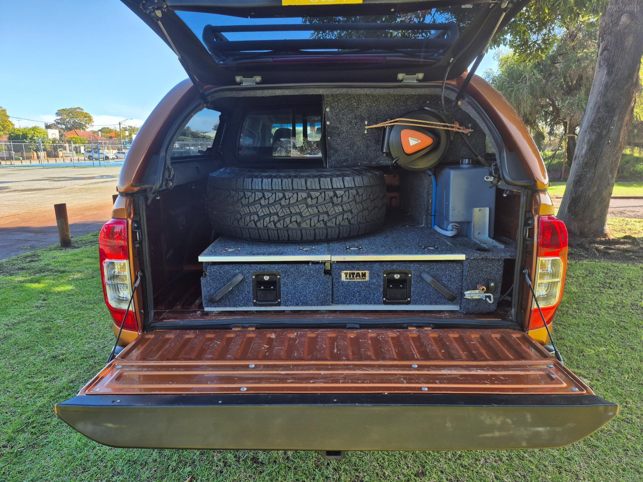 NISSAN NAVARA