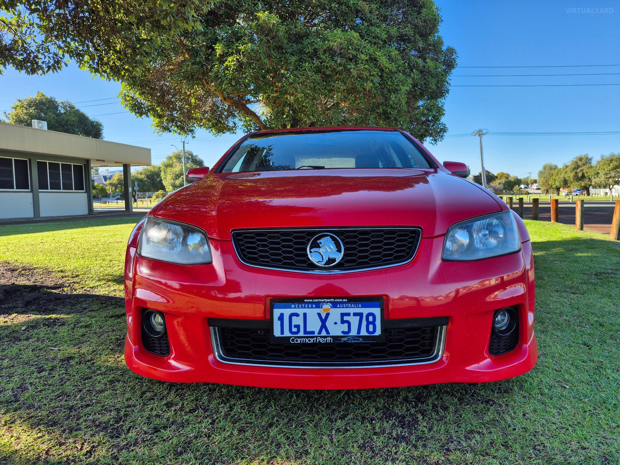 HOLDEN COMMODORE