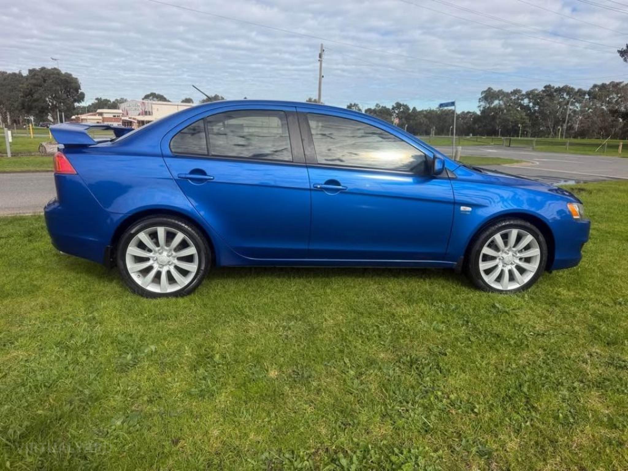 MITSUBISHI LANCER
