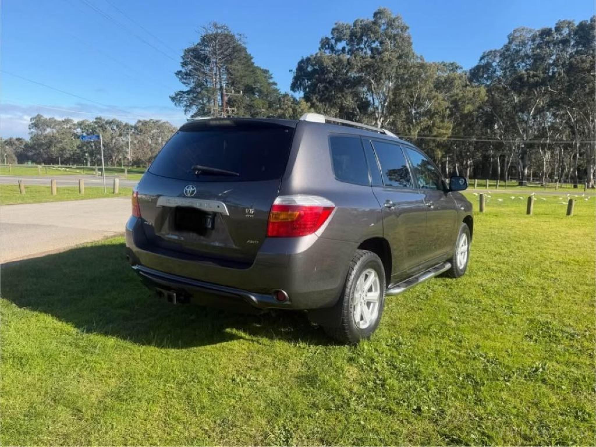 TOYOTA KLUGER
