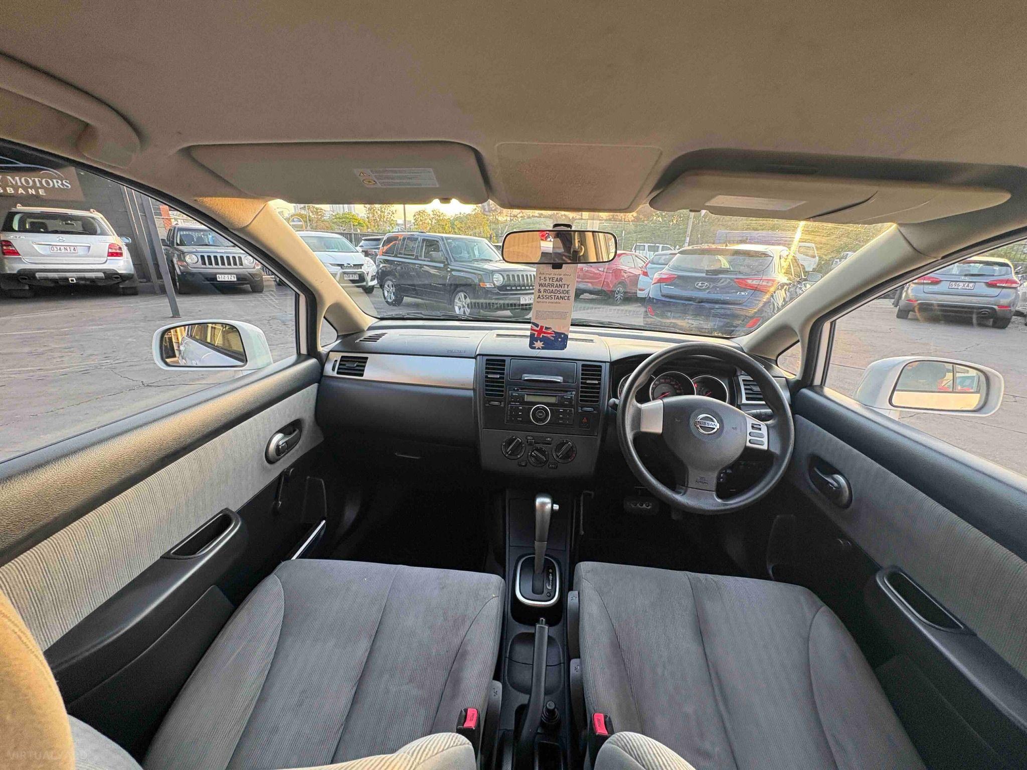 NISSAN TIIDA