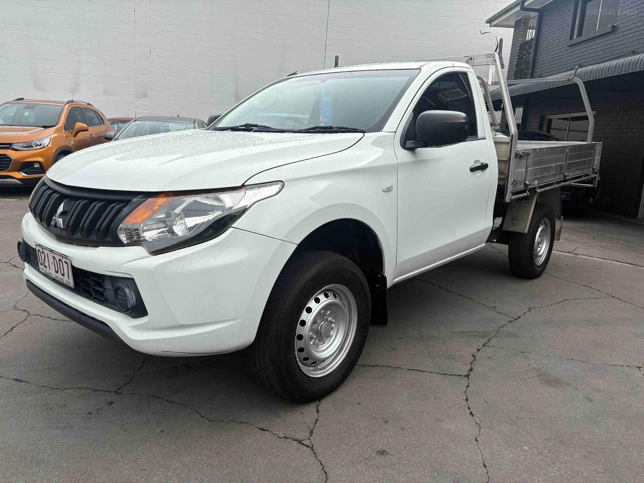 MITSUBISHI TRITON
