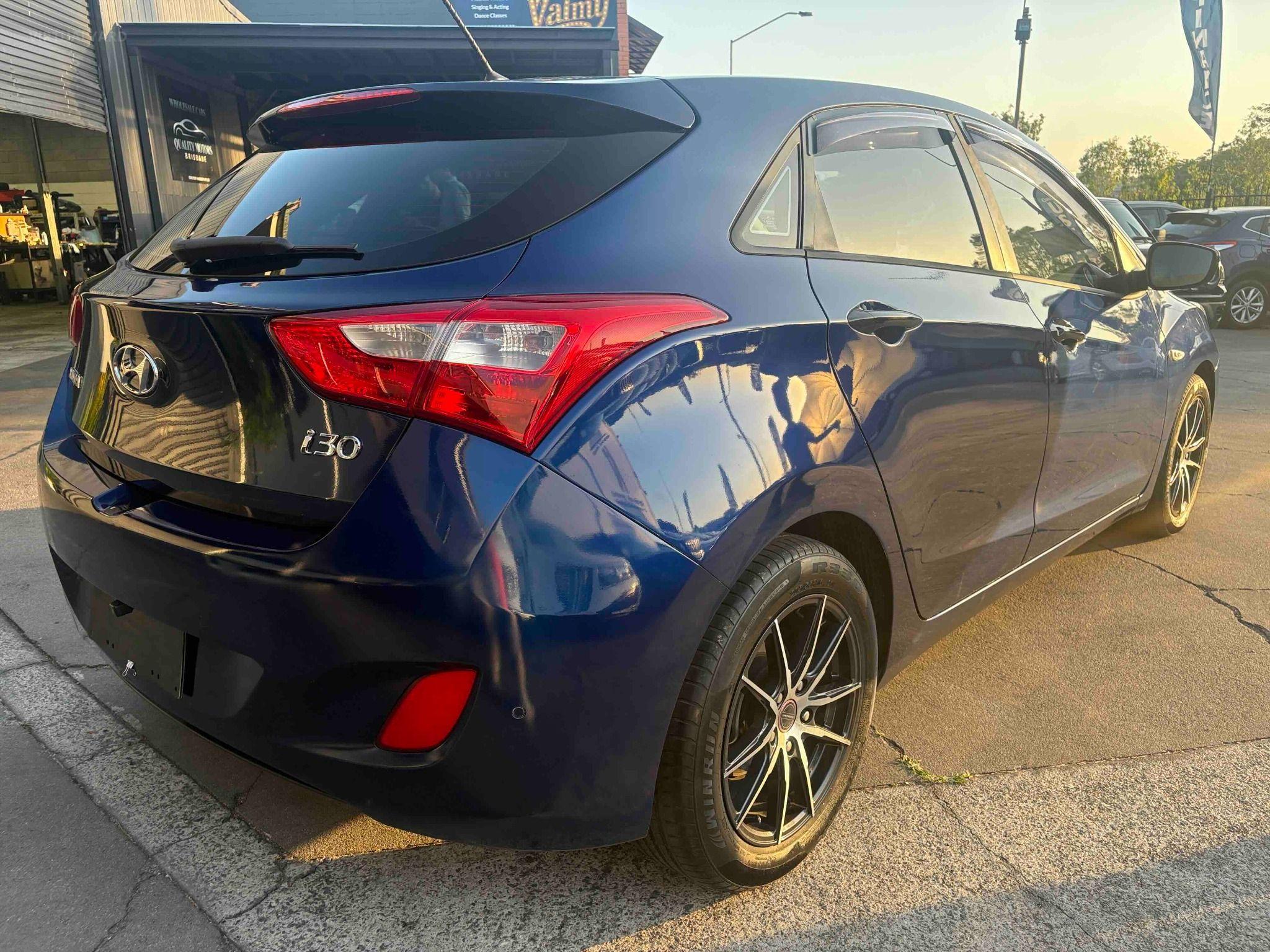 HYUNDAI i30