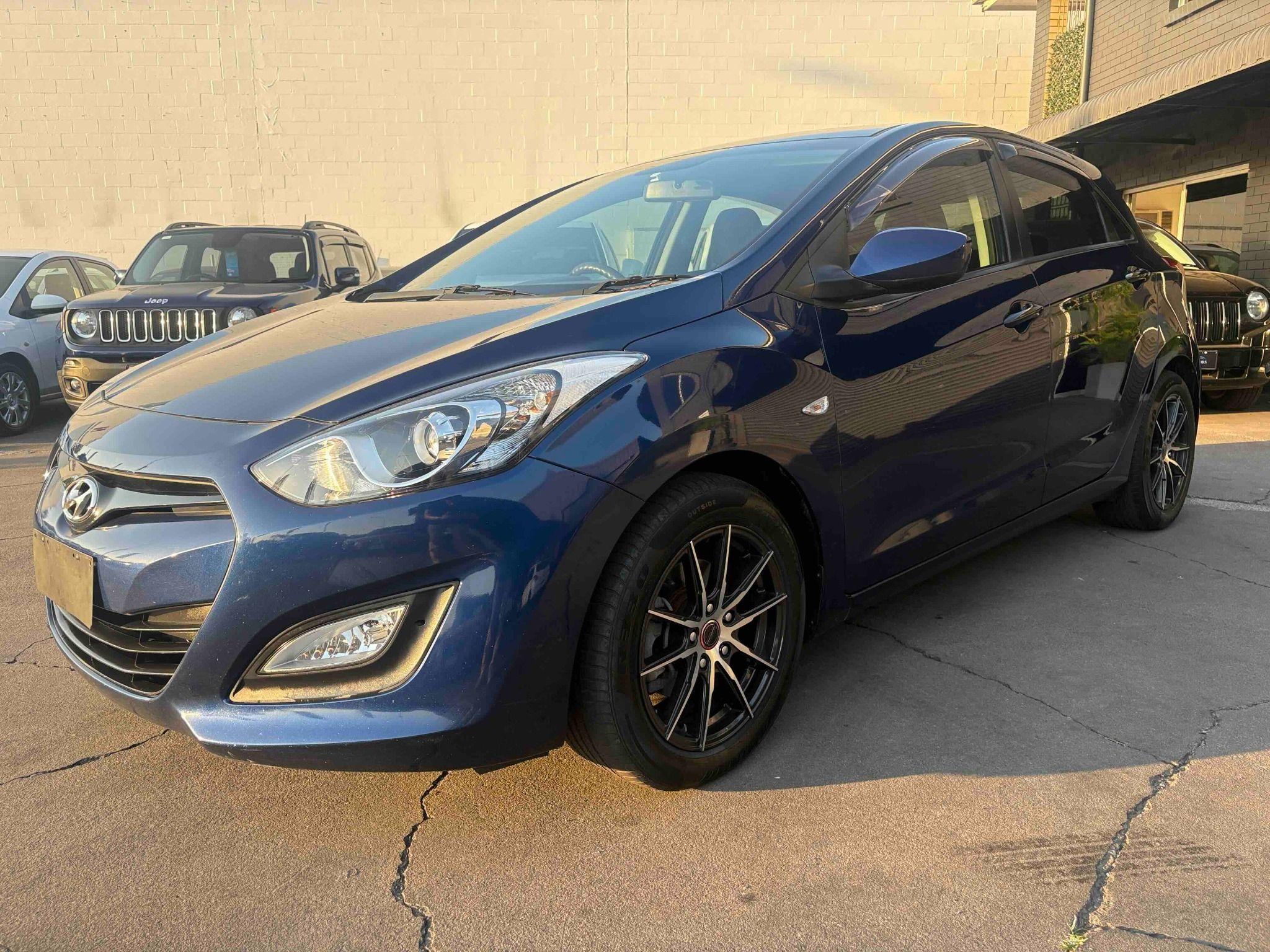 HYUNDAI i30