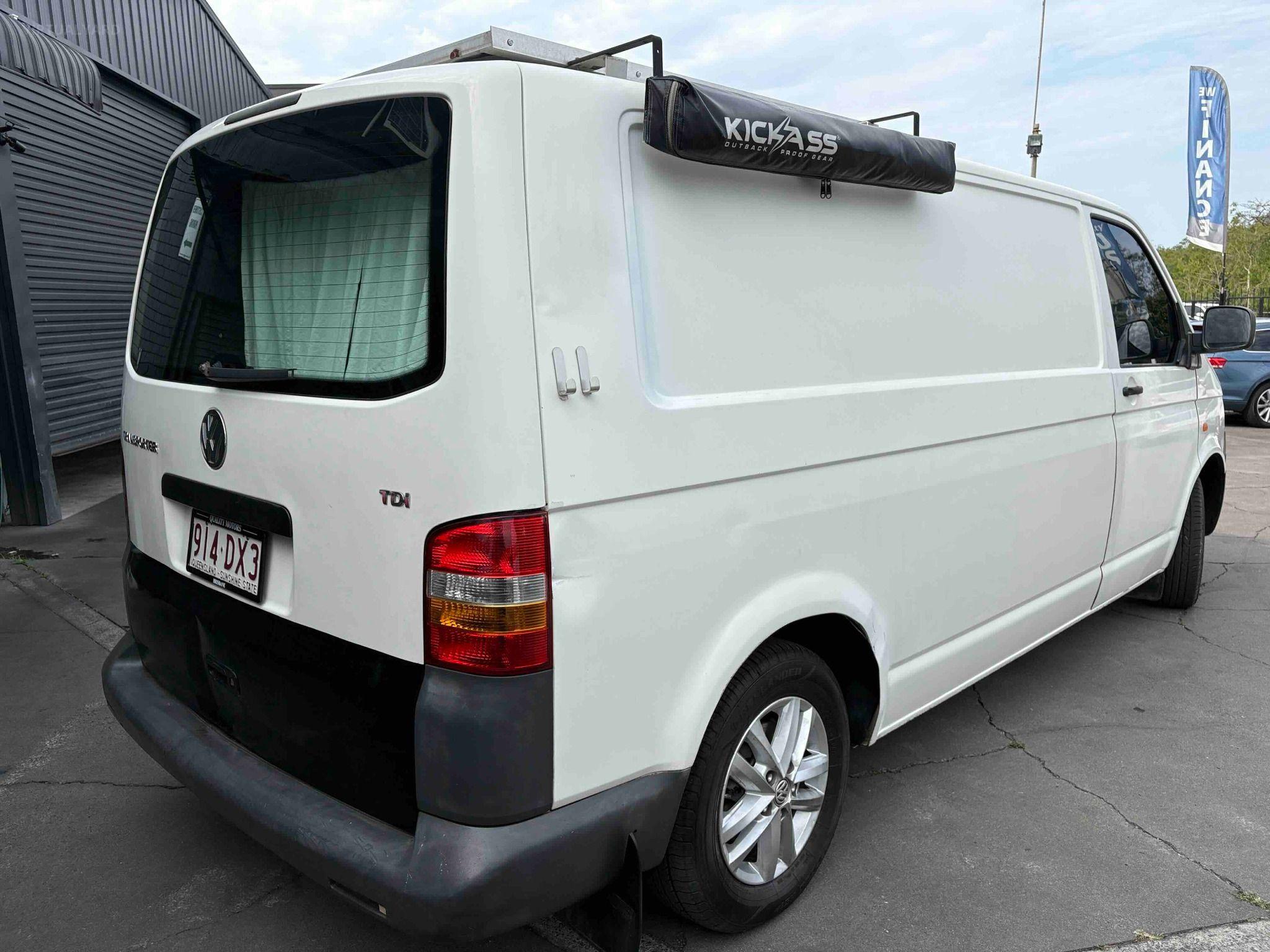 VOLKSWAGEN TRANSPORTER