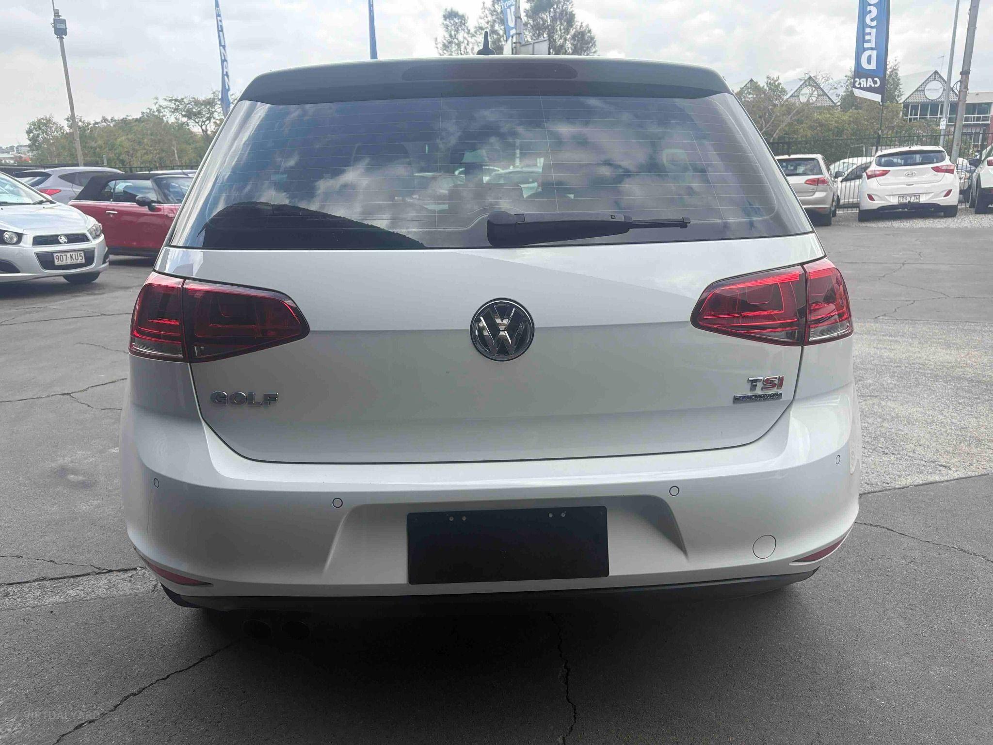 VOLKSWAGEN GOLF