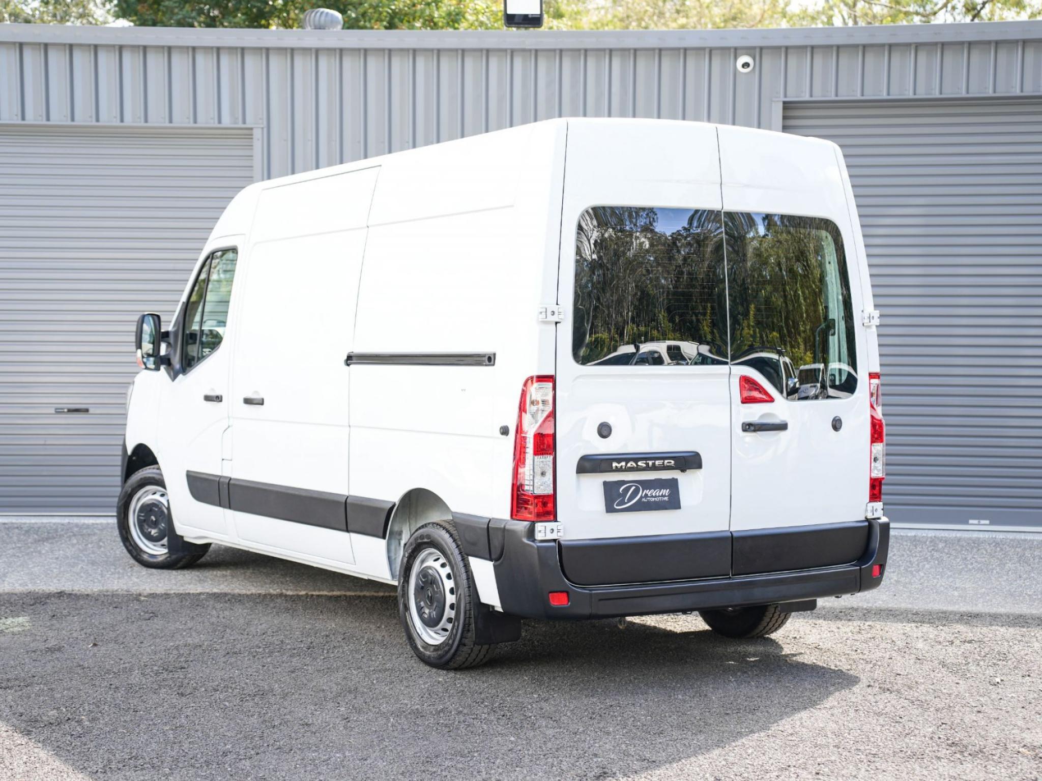 RENAULT Master