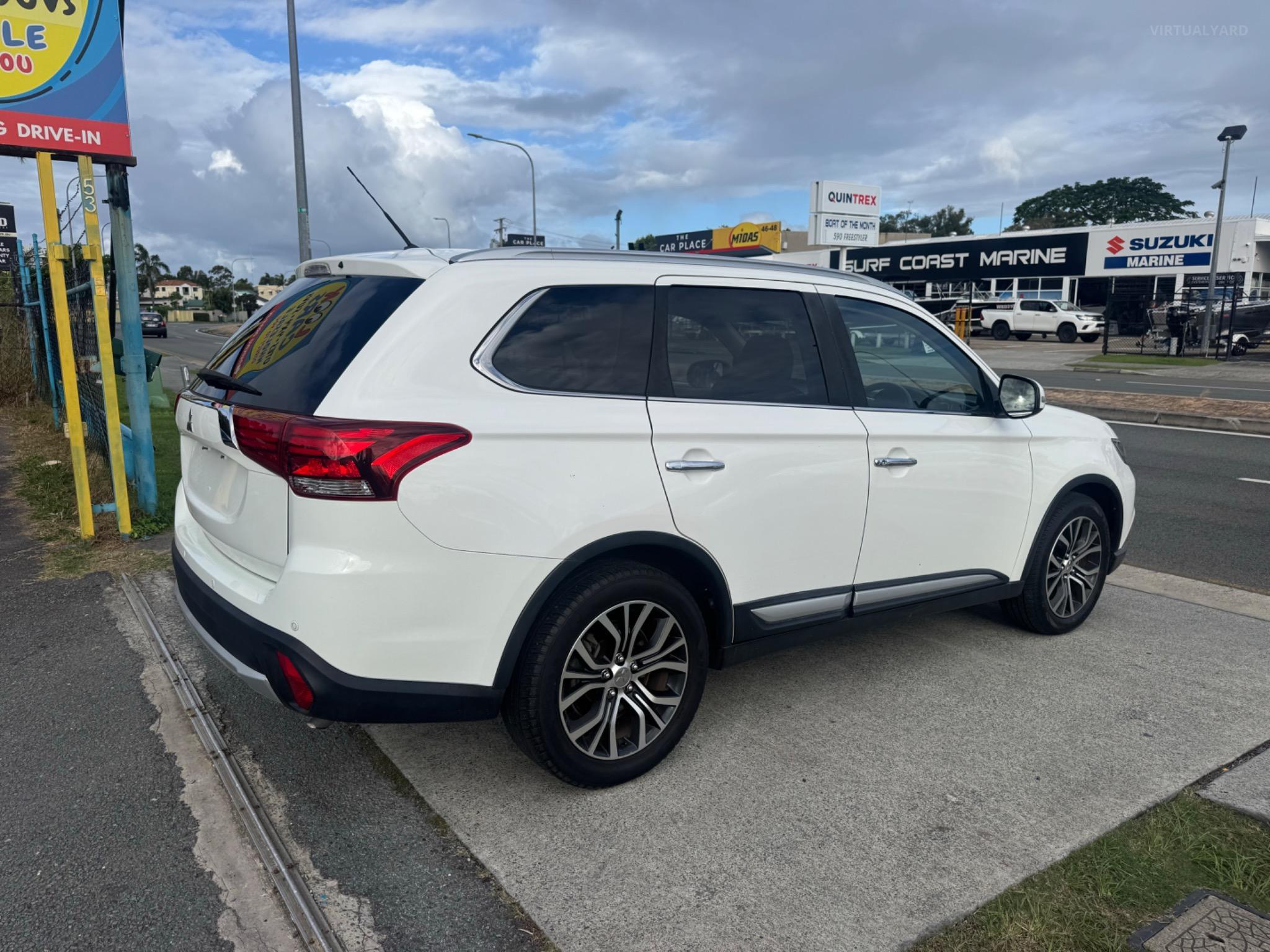 MITSUBISHI OUTLANDER