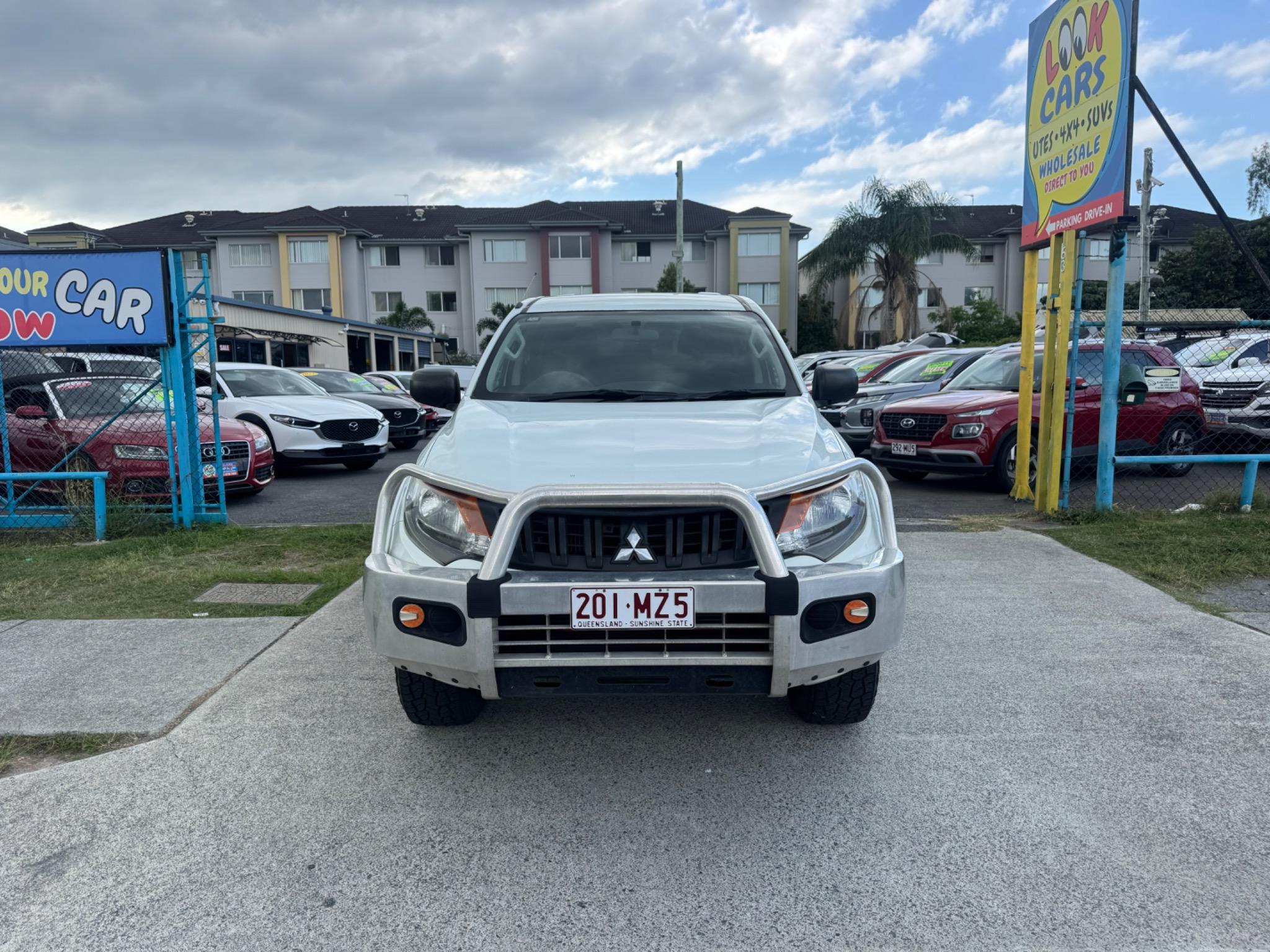 MITSUBISHI TRITON