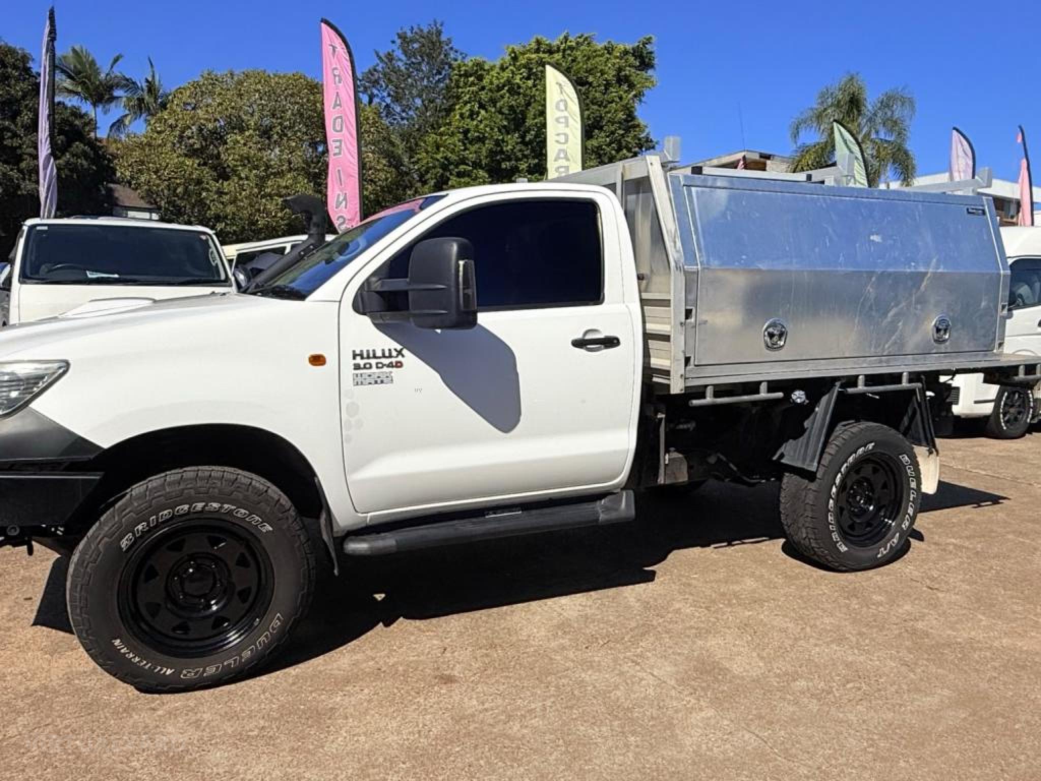 TOYOTA HILUX
