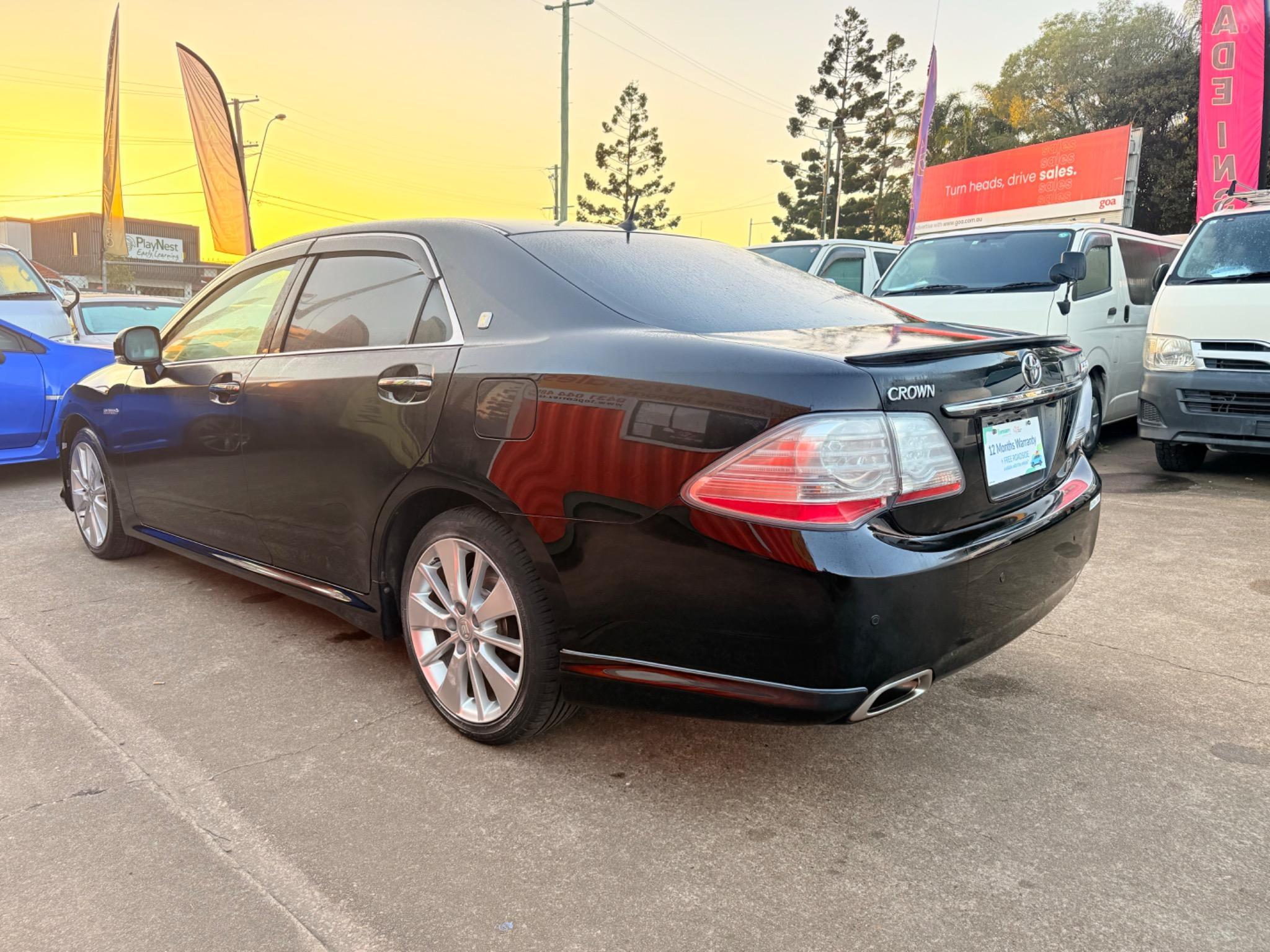 TOYOTA CROWN
