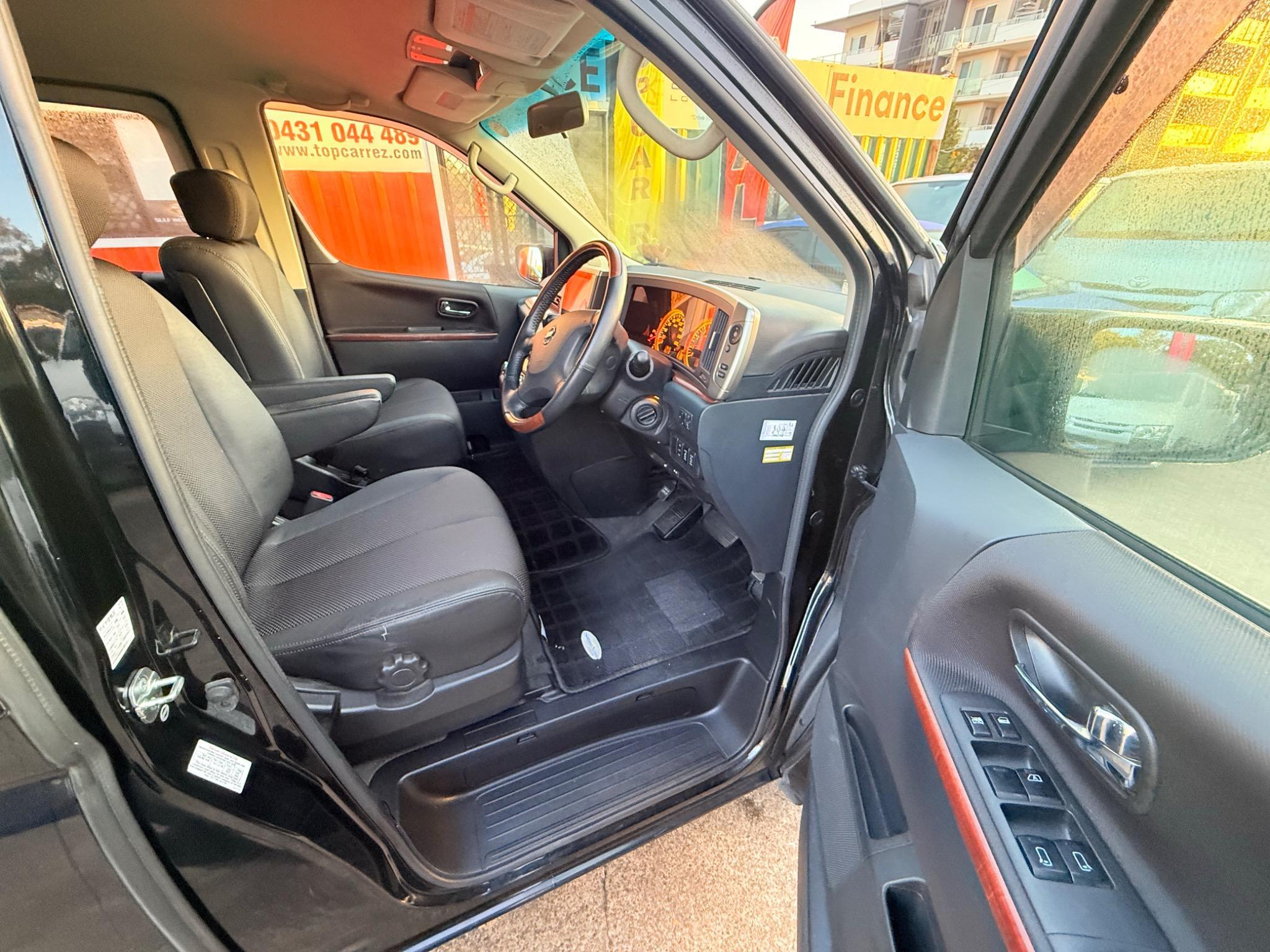 NISSAN ELGRAND