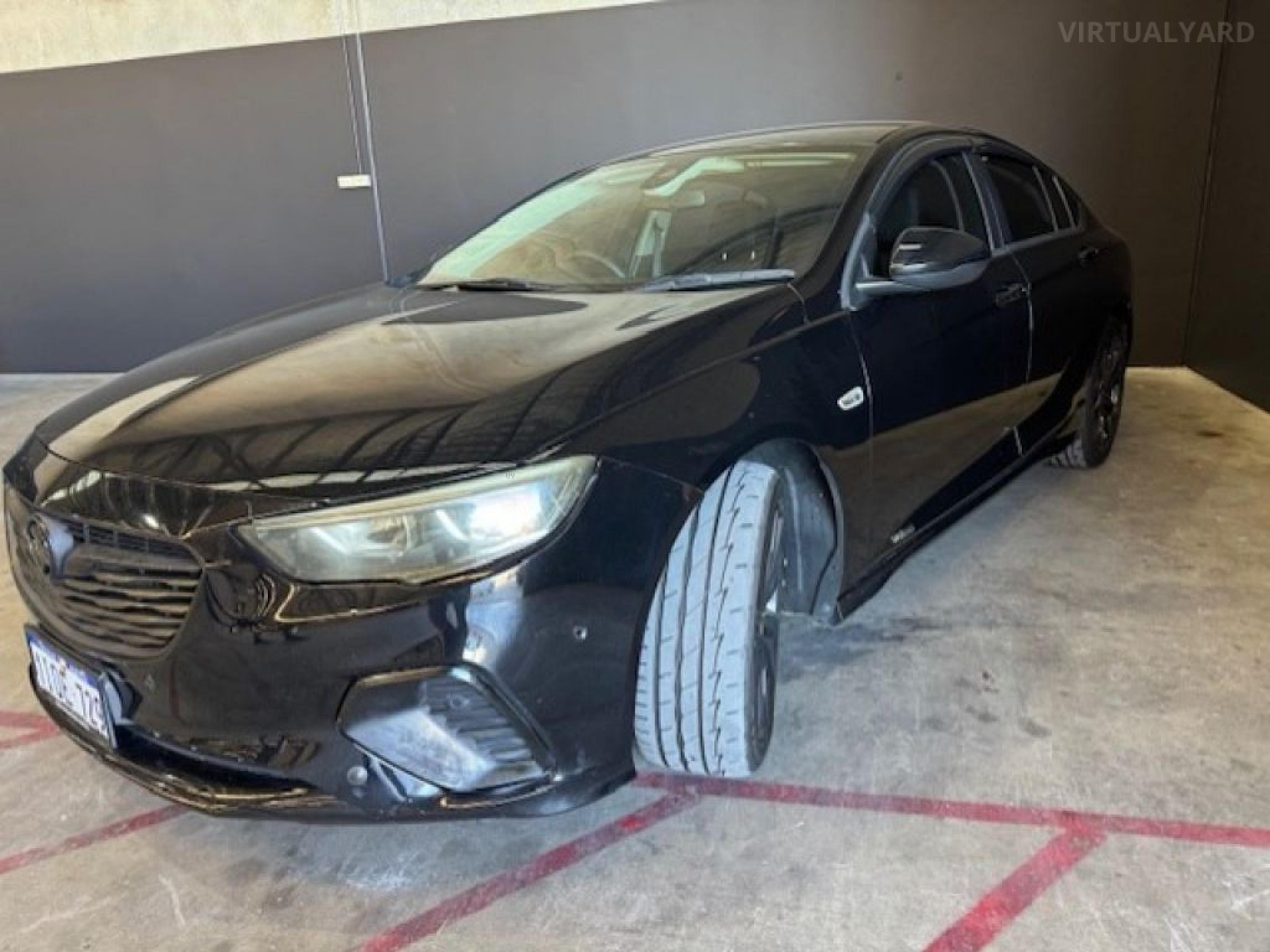 HOLDEN COMMODORE