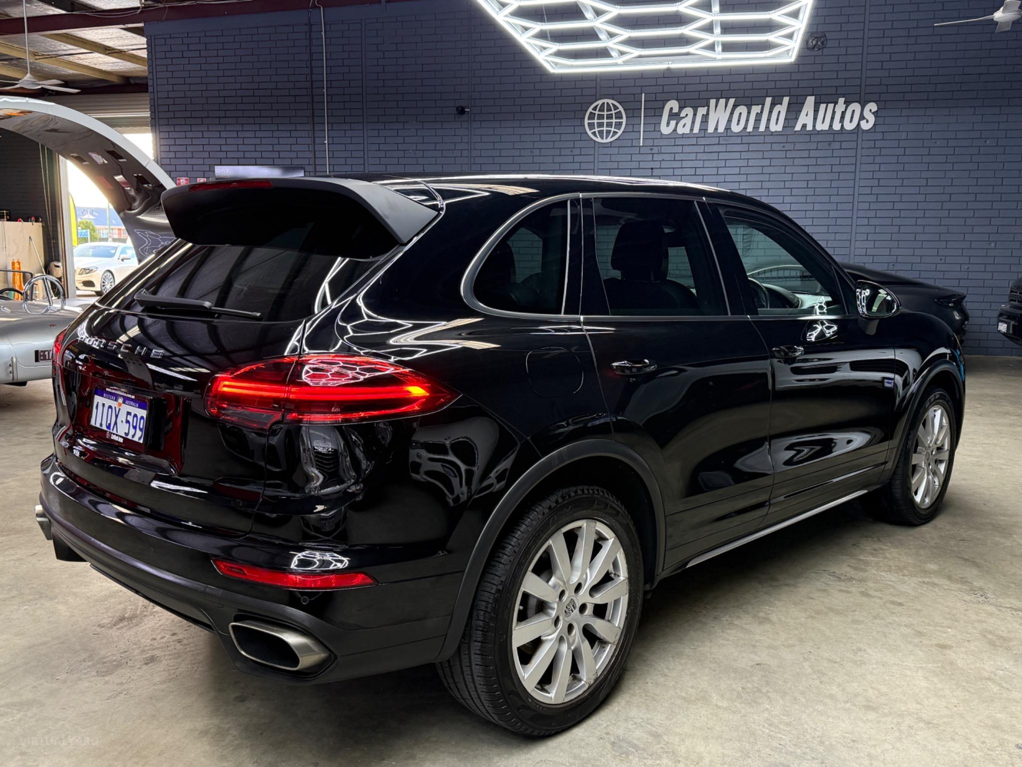 PORSCHE CAYENNE