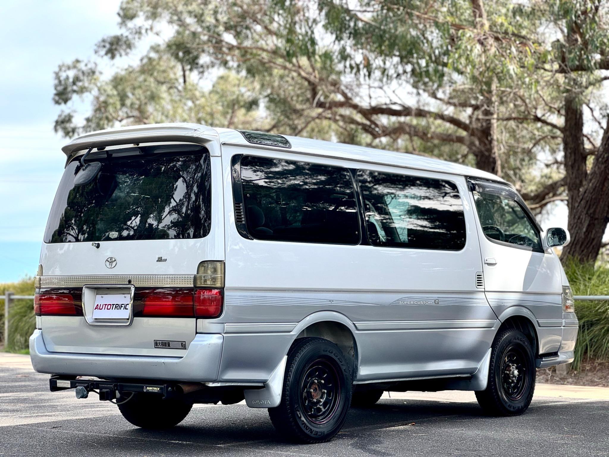 TOYOTA HIACE 4WD