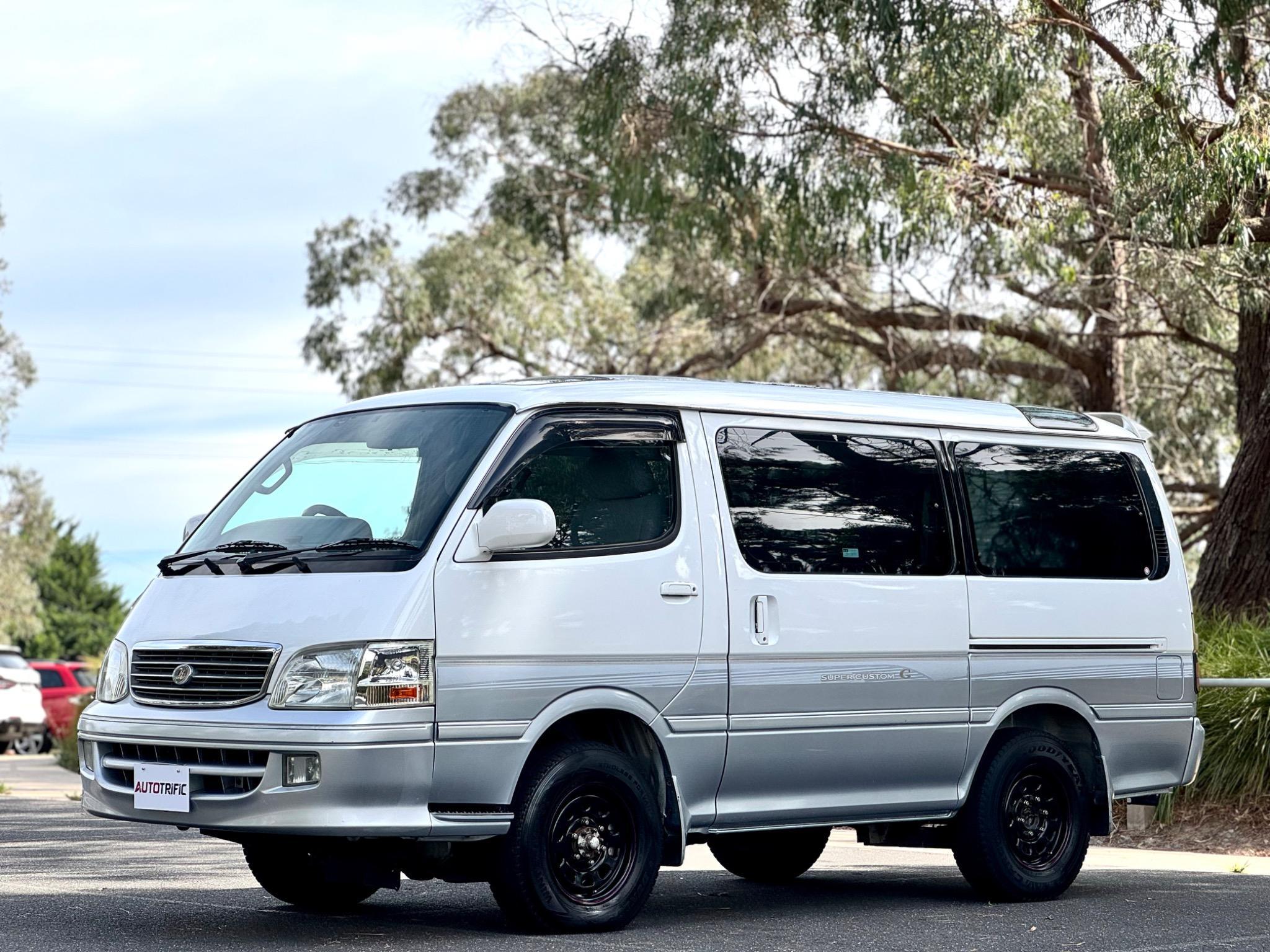 TOYOTA HIACE 4WD