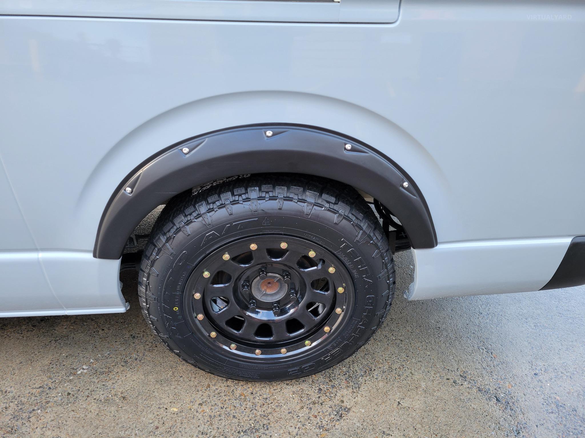 TOYOTA HIACE