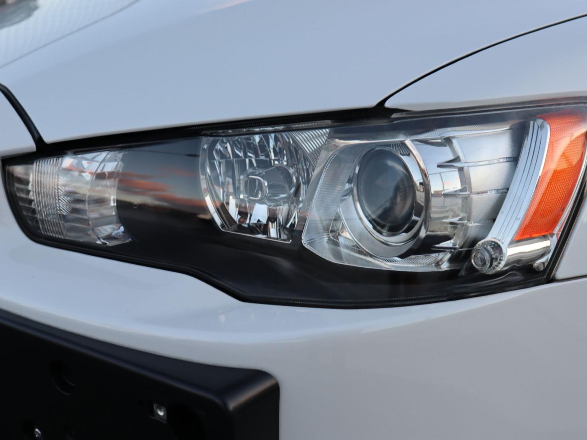 MITSUBISHI LANCER