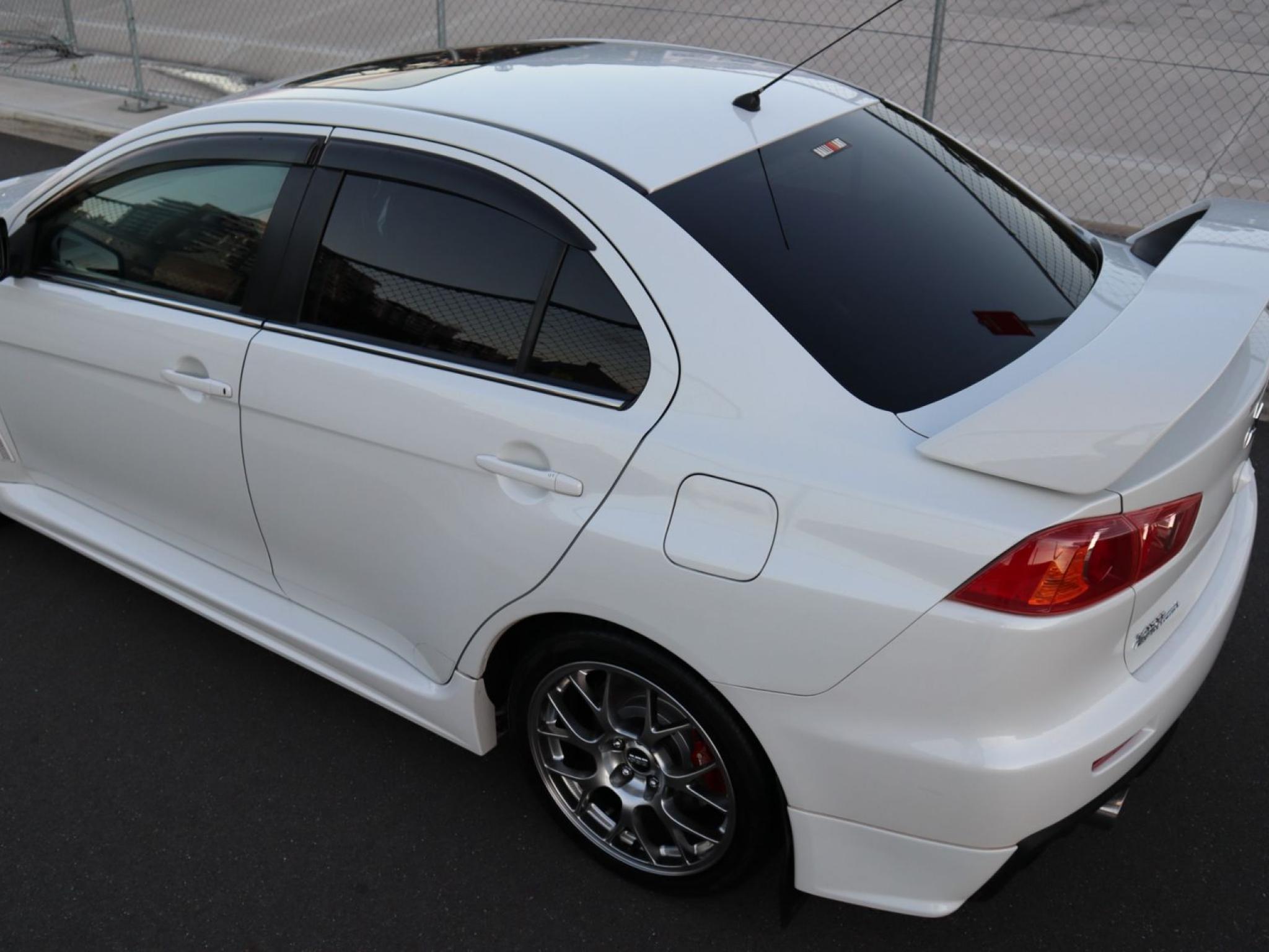 MITSUBISHI LANCER
