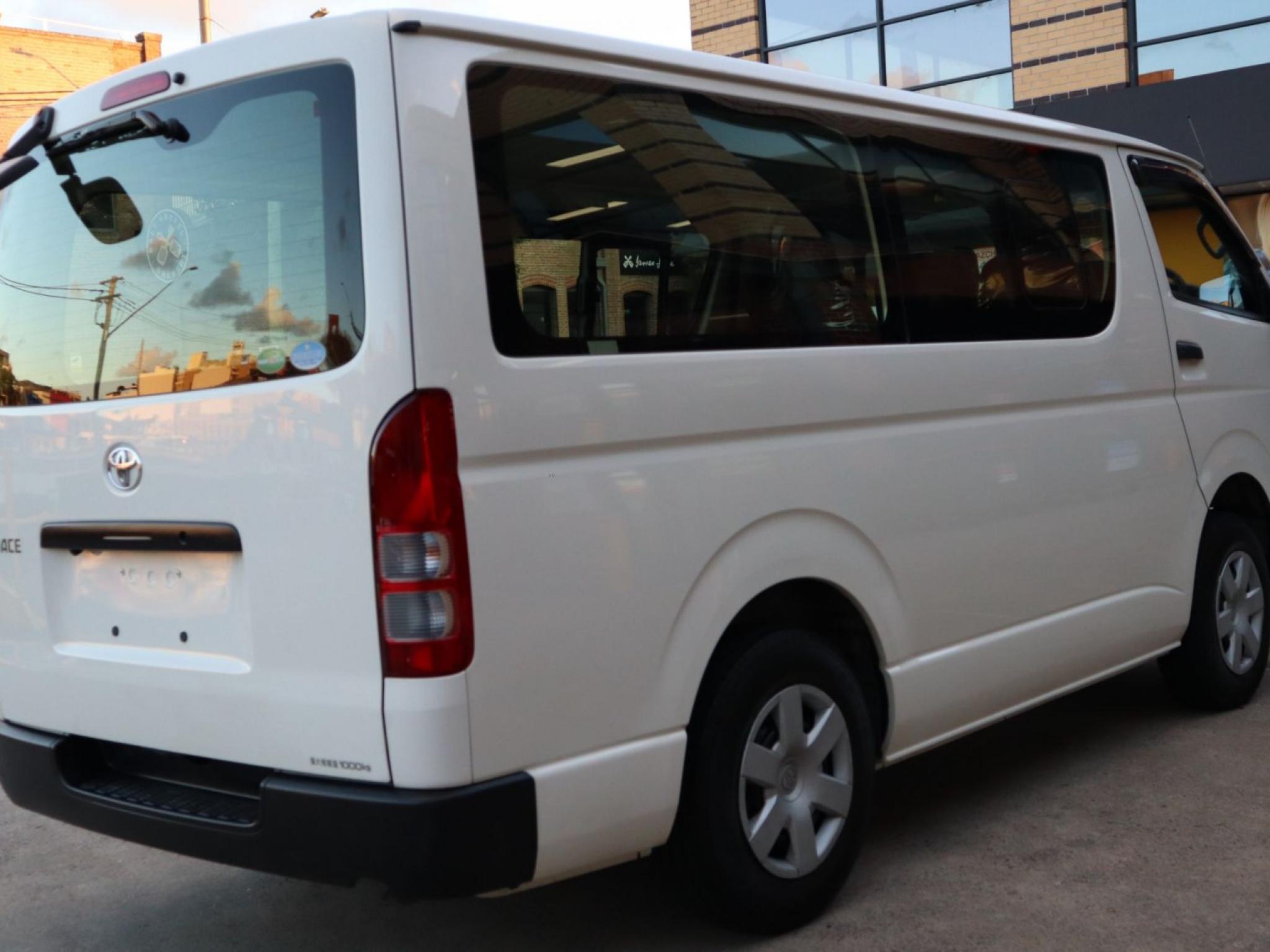 TOYOTA HIACE