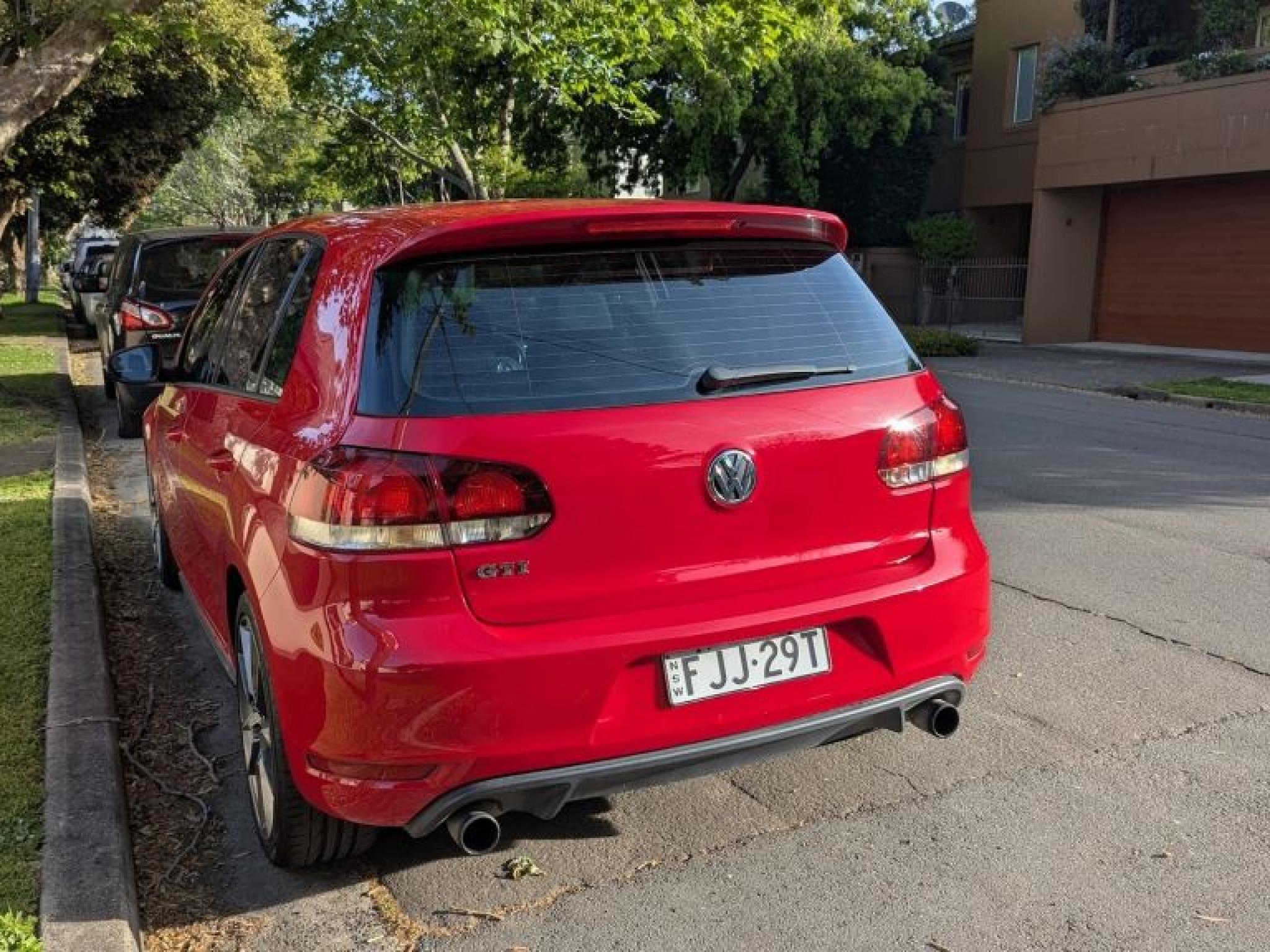 VOLKSWAGEN GOLF