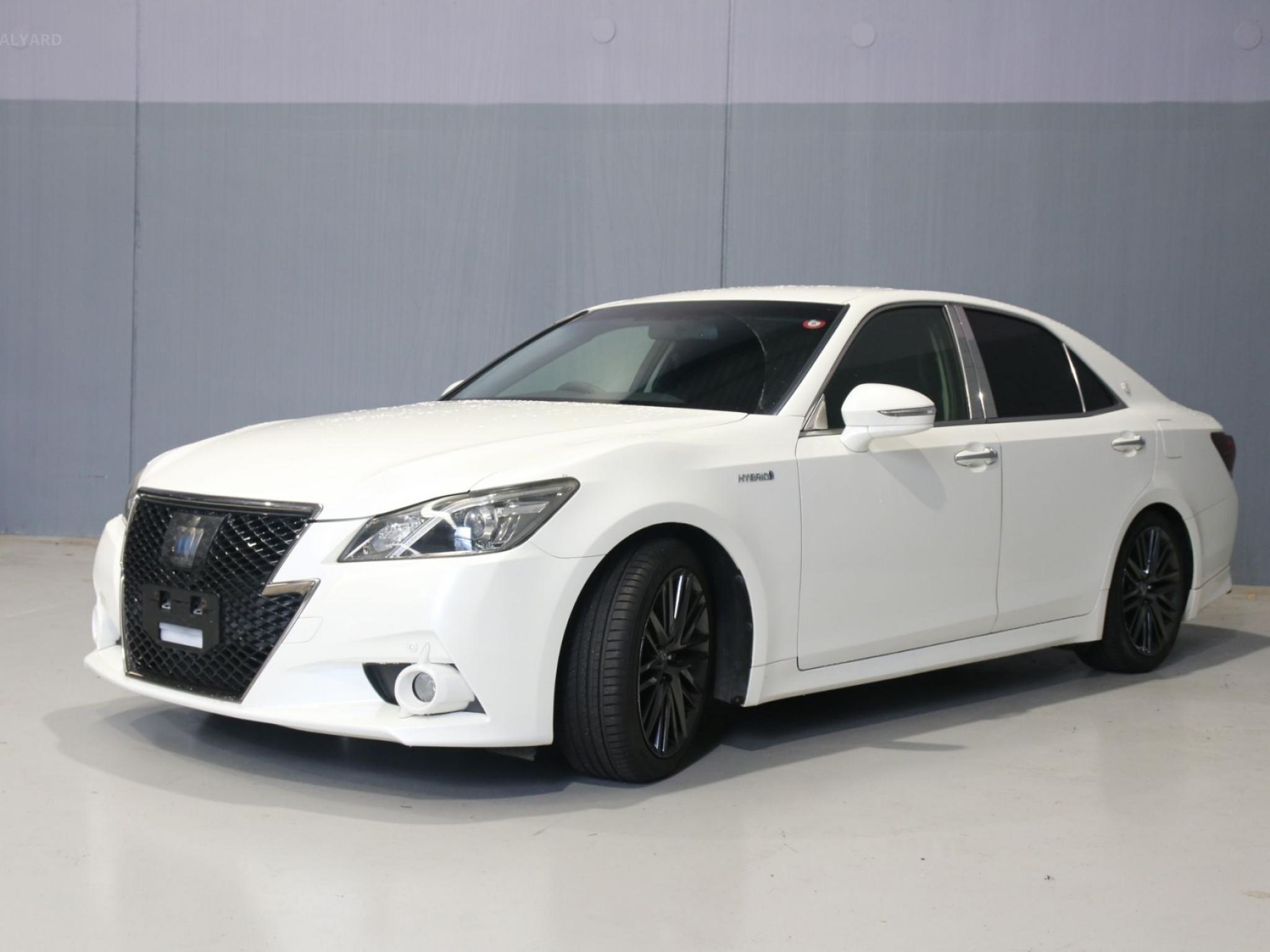 TOYOTA CROWN