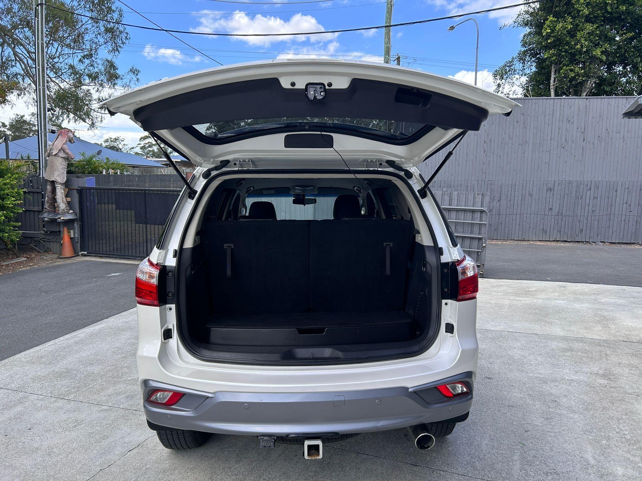 Isuzu MU-X