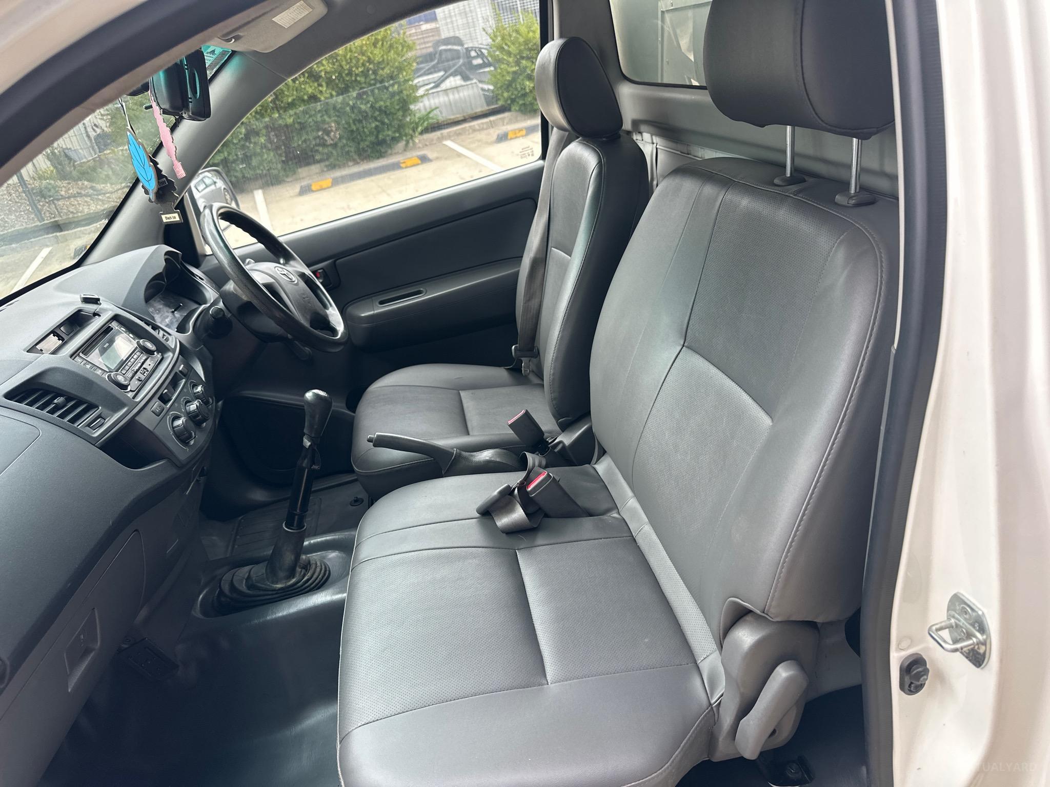 TOYOTA HILUX TGN16R MY12 WORKMATE CAB CHASSIS SINGLE CAB 2DR MAN 5SP, 4X2 1315KG 2.7I image 10