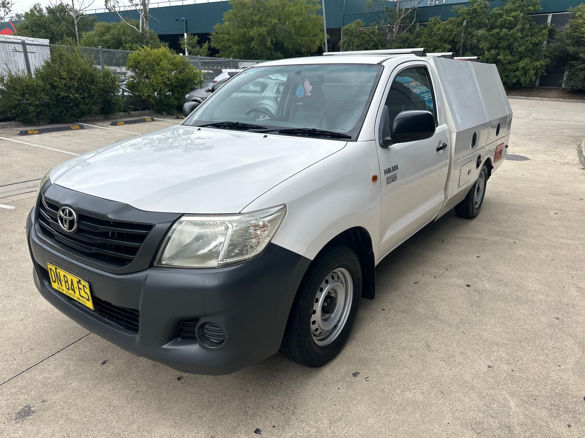 TOYOTA HILUX TGN16R MY12 WORKMATE CAB CHASSIS SINGLE CAB 2DR MAN 5SP, 4X2 1315KG 2.7I image 8