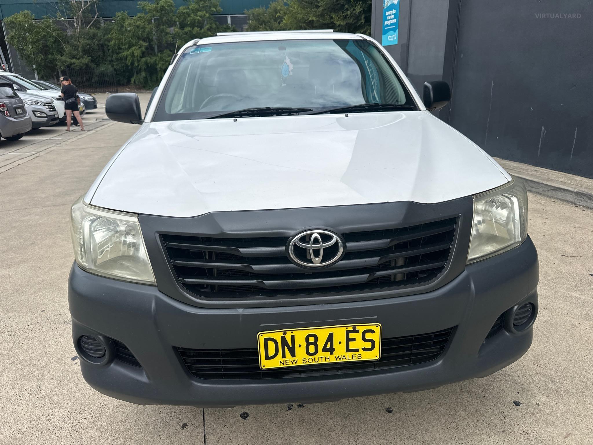 TOYOTA HILUX TGN16R MY12 WORKMATE CAB CHASSIS SINGLE CAB 2DR MAN 5SP, 4X2 1315KG 2.7I image 9