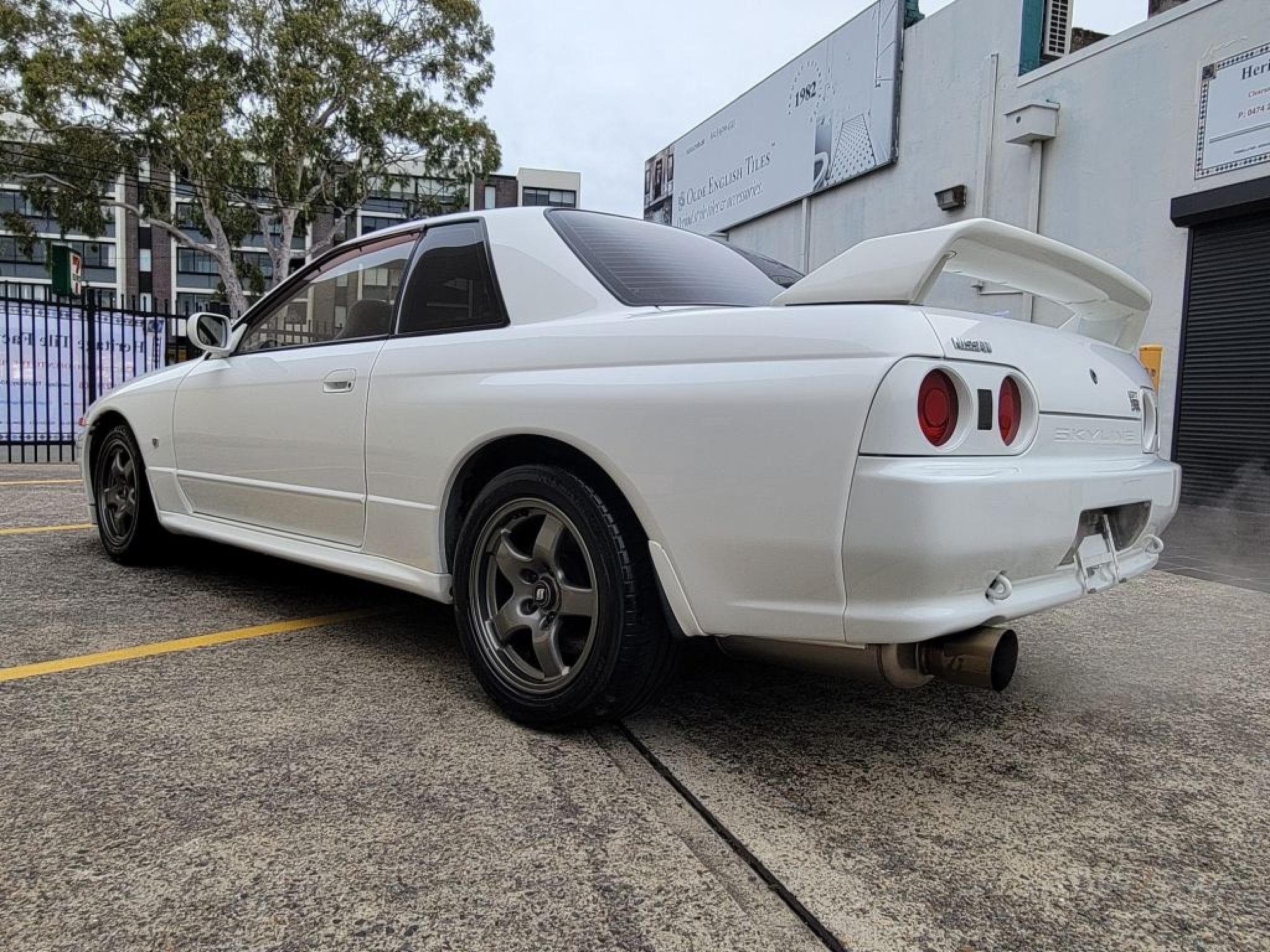 NISSAN SKYLINE
