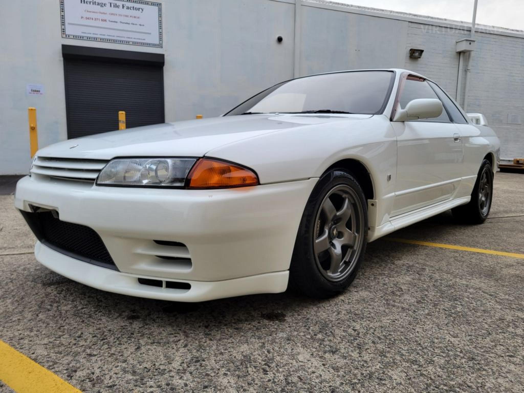 NISSAN SKYLINE
