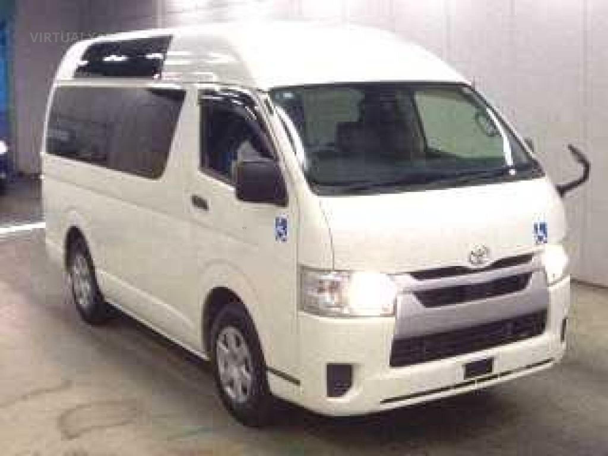 TOYOTA HIACE