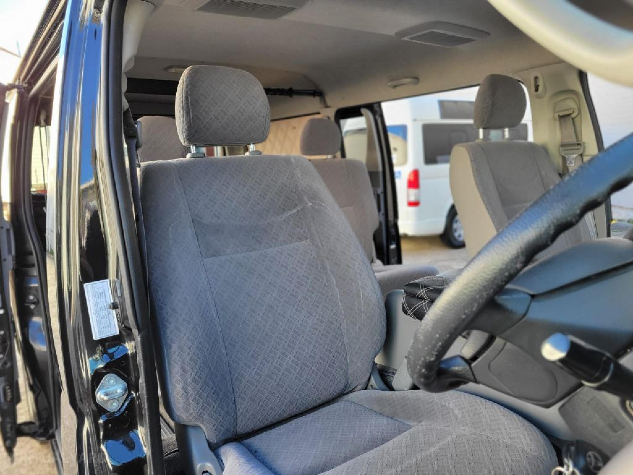 TOYOTA HIACE