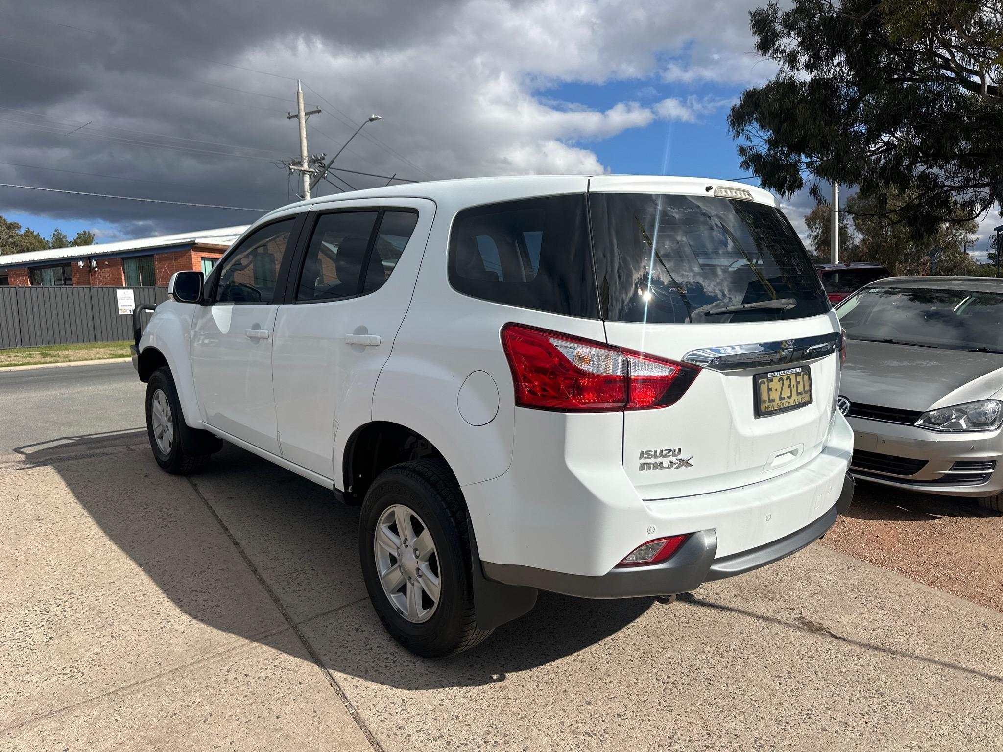 ISUZU MU-X