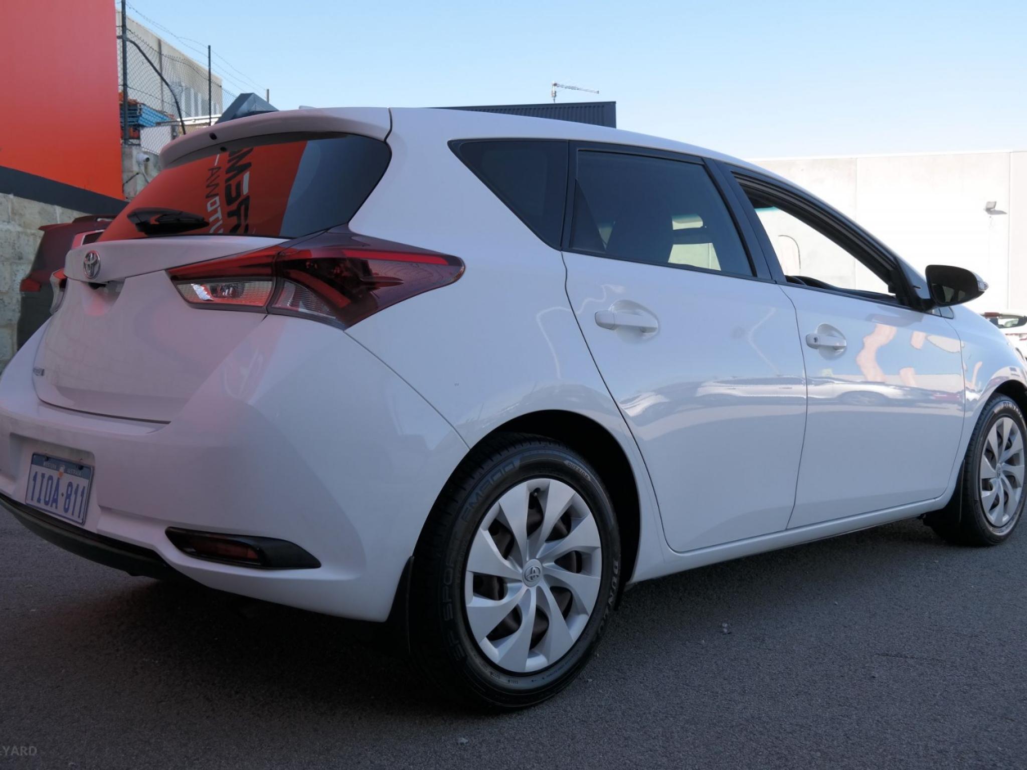 TOYOTA COROLLA