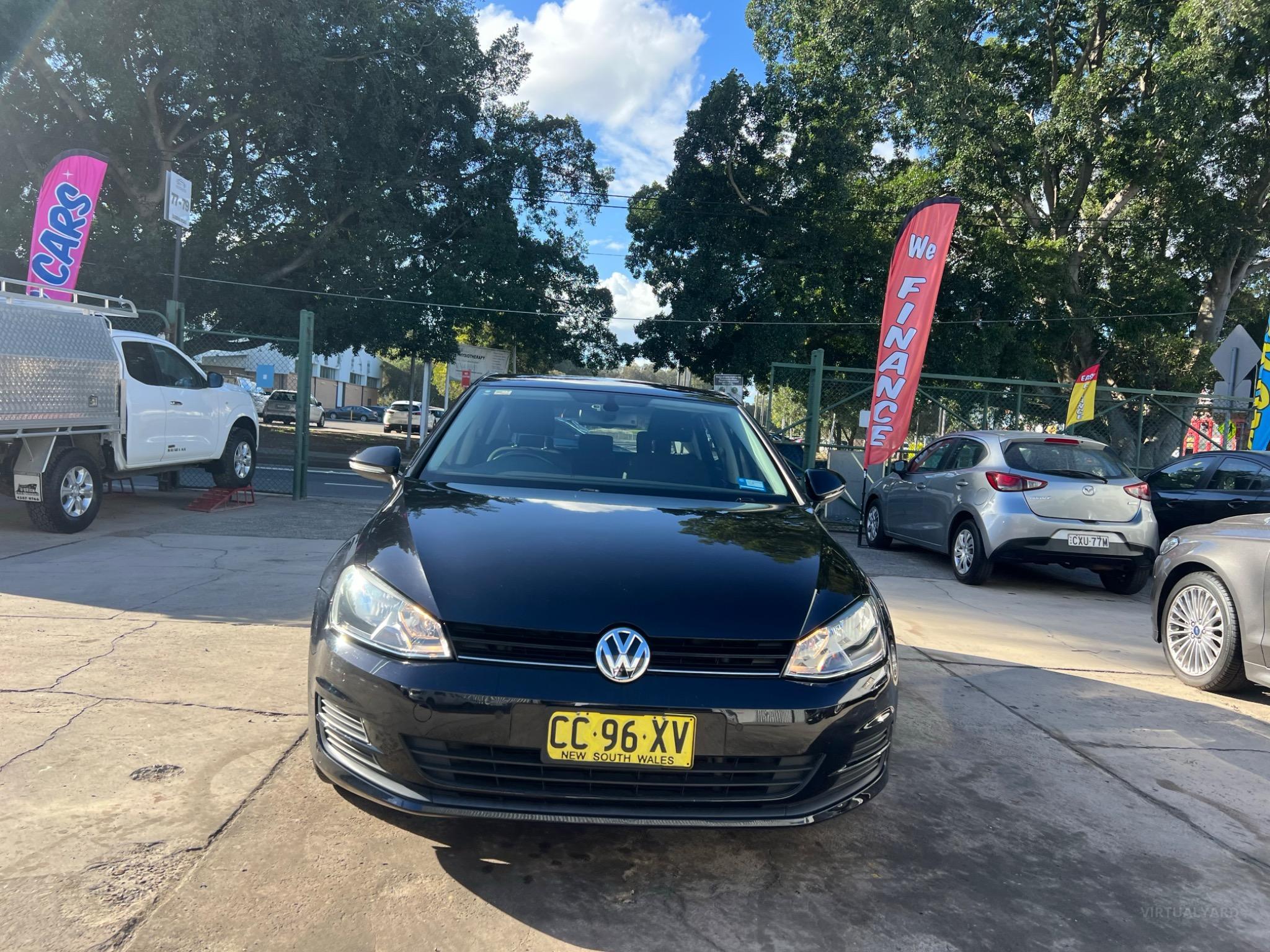 VOLKSWAGEN GOLF
