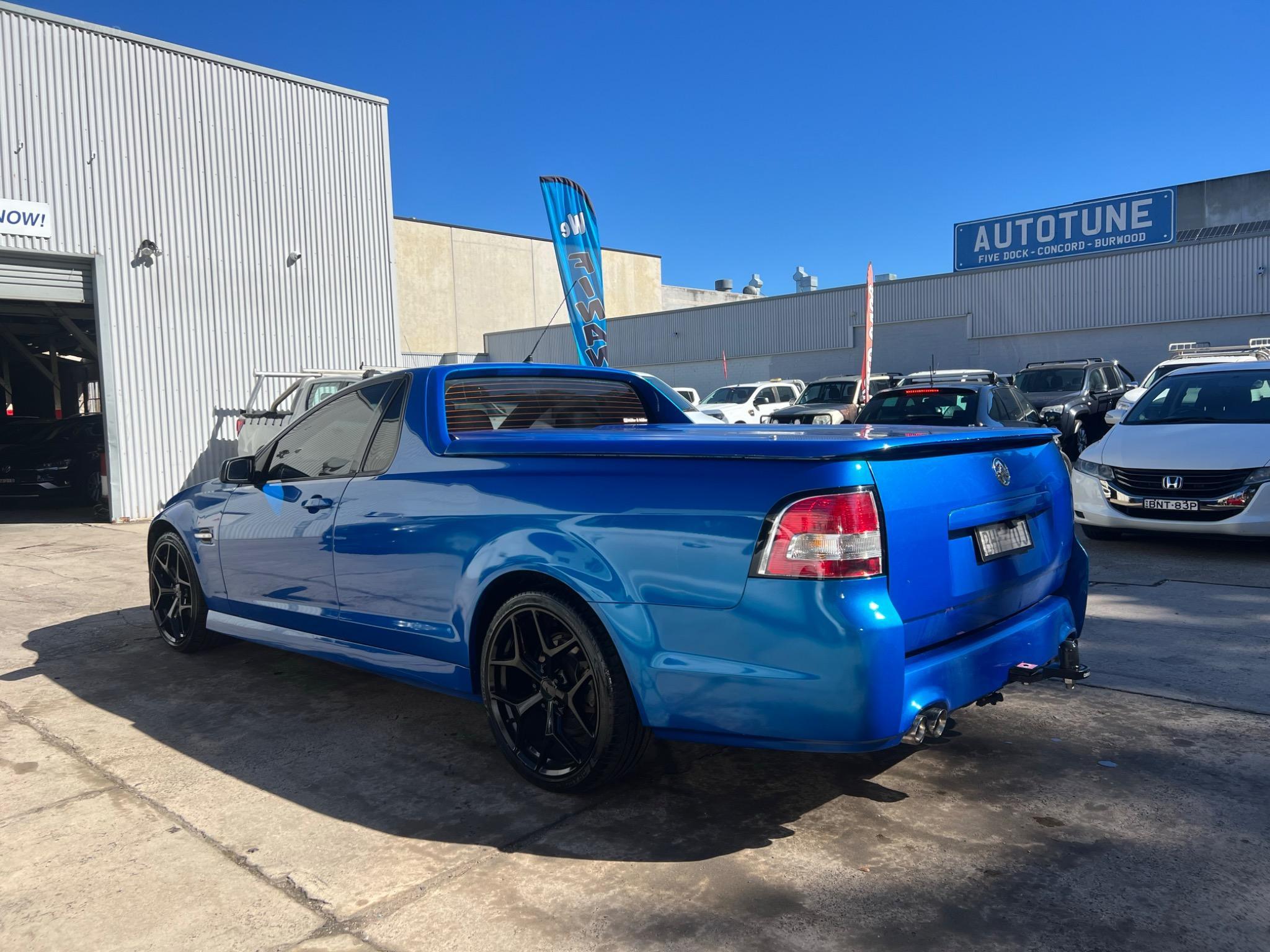 HOLDEN COMMODORE