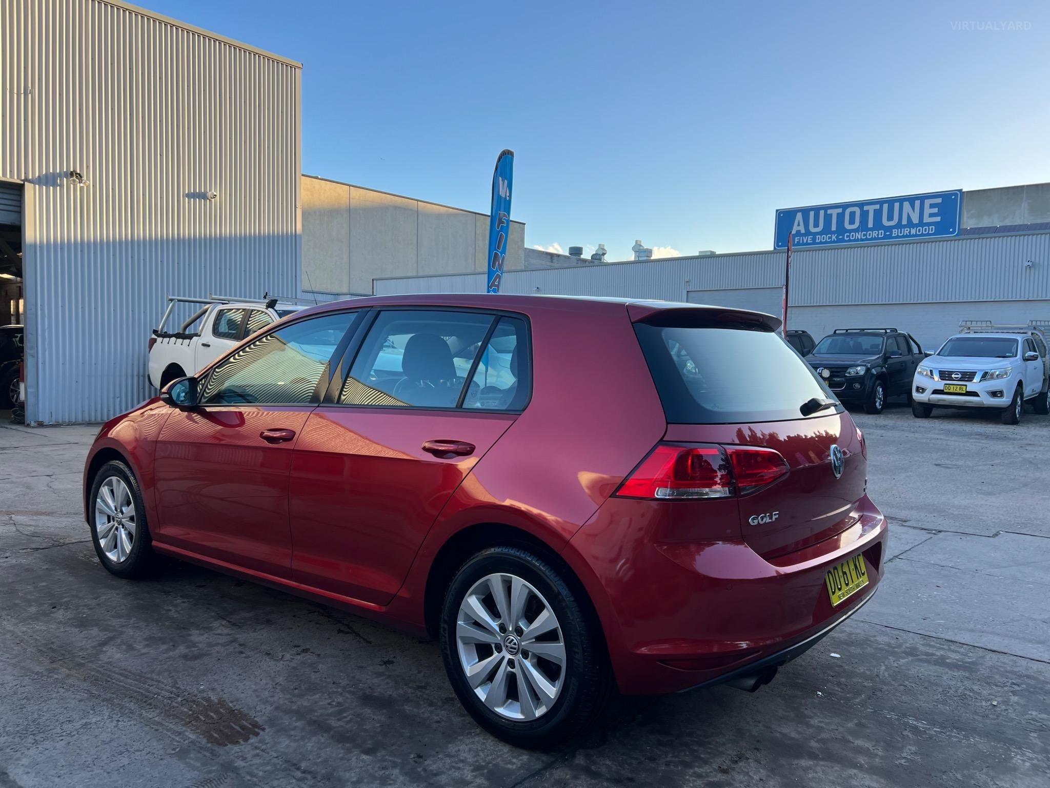 VOLKSWAGEN GOLF