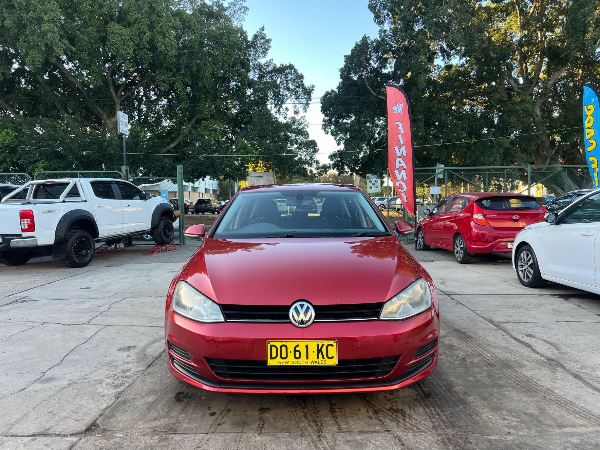 VOLKSWAGEN GOLF