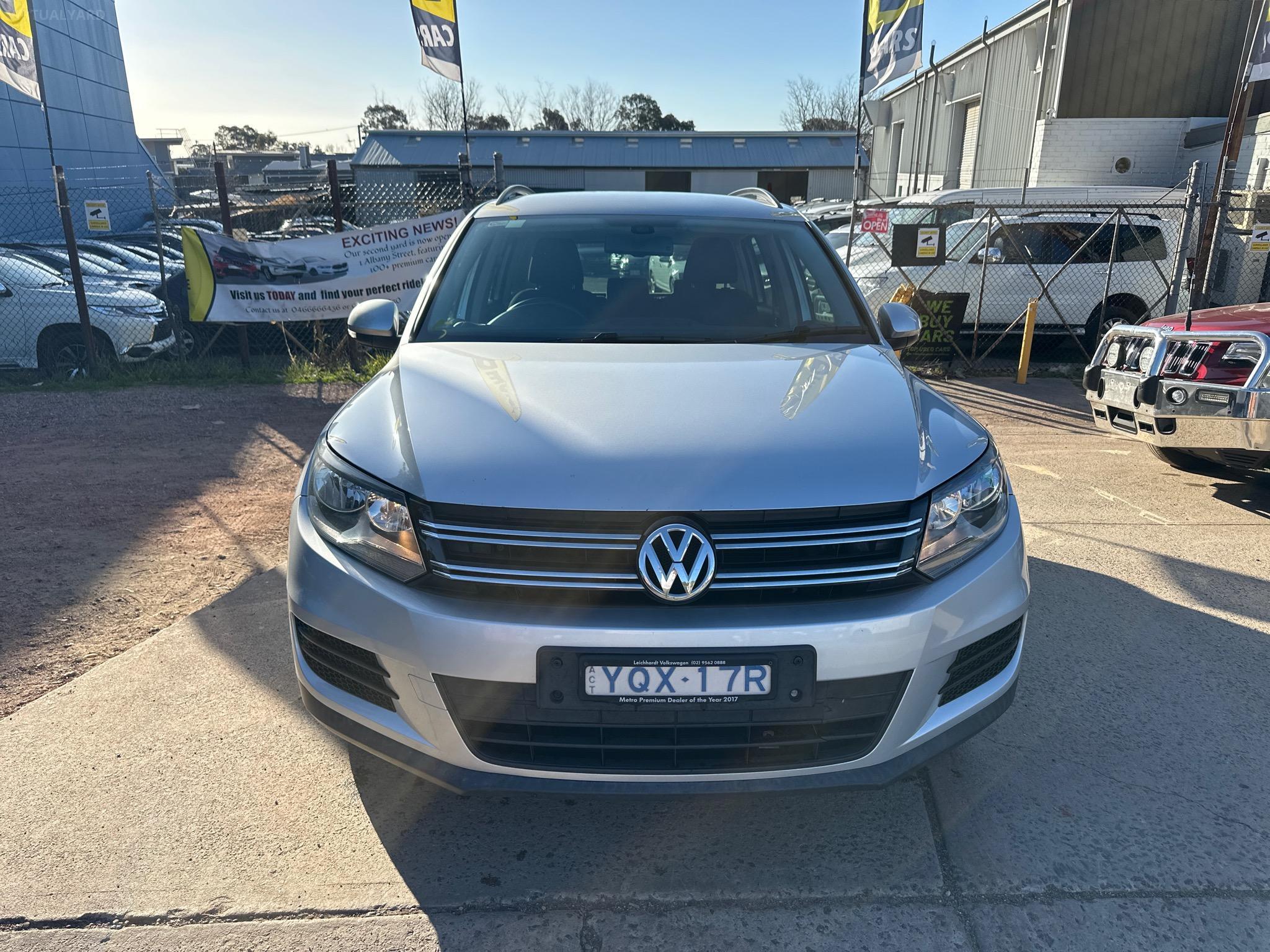 VOLKSWAGEN TIGUAN