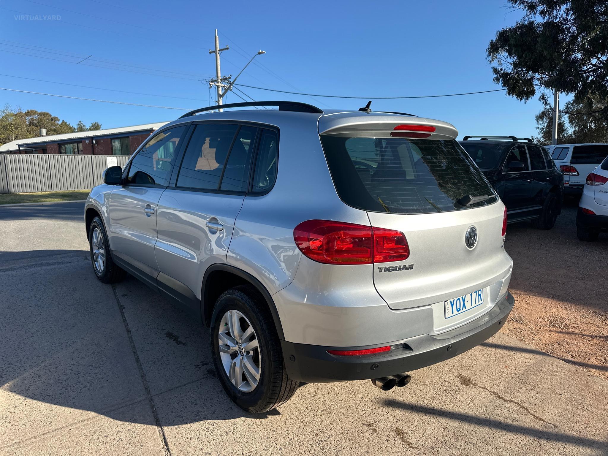 VOLKSWAGEN TIGUAN