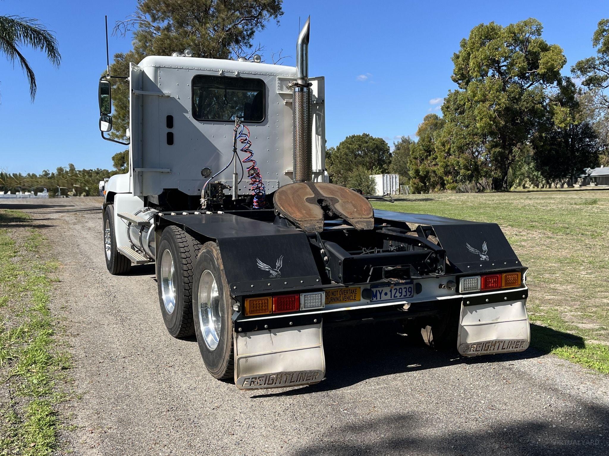 FREIGHTLINER CENTURY CLASS